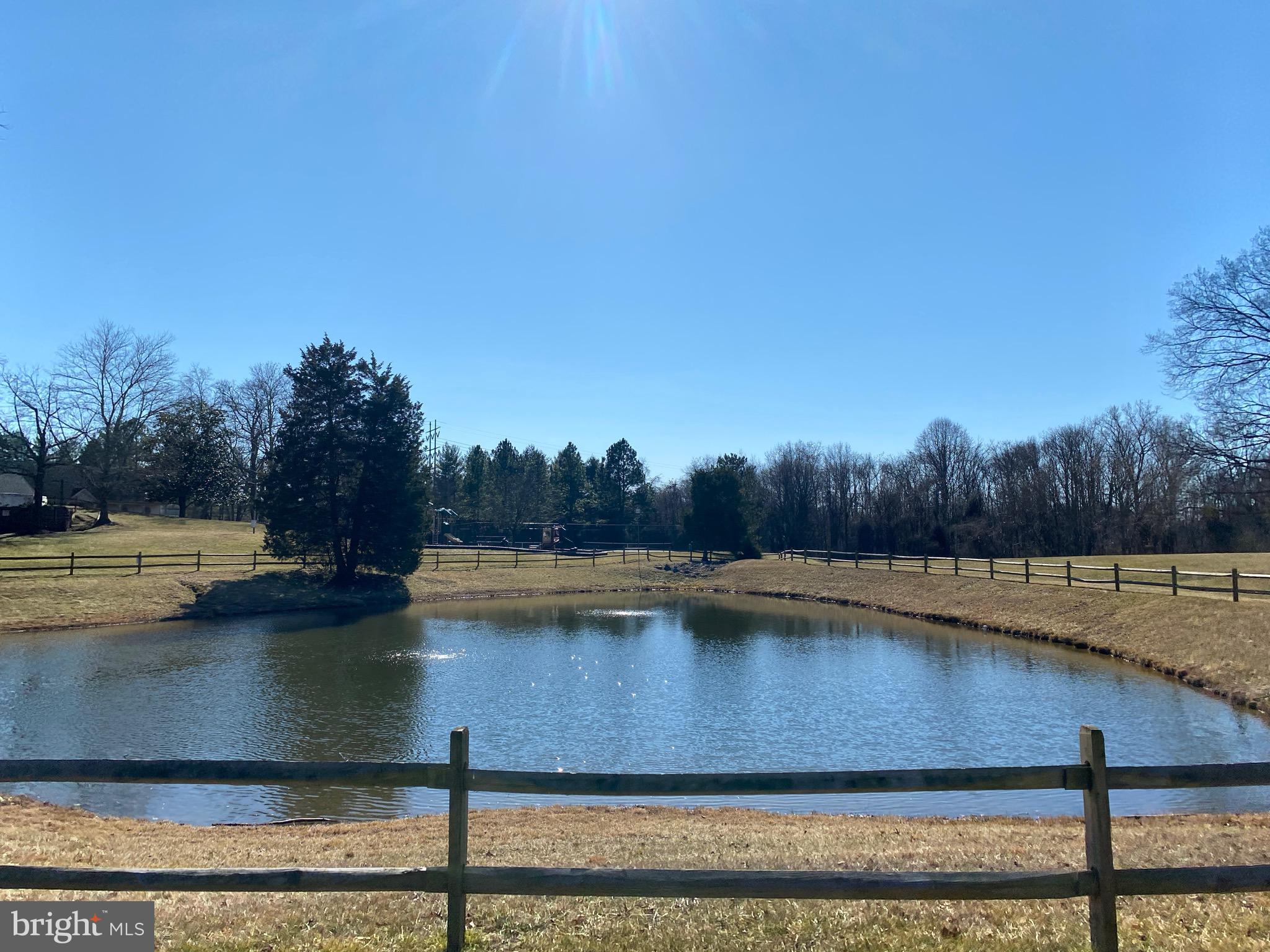PONDS AT CENTREVILLE - Residential Lease