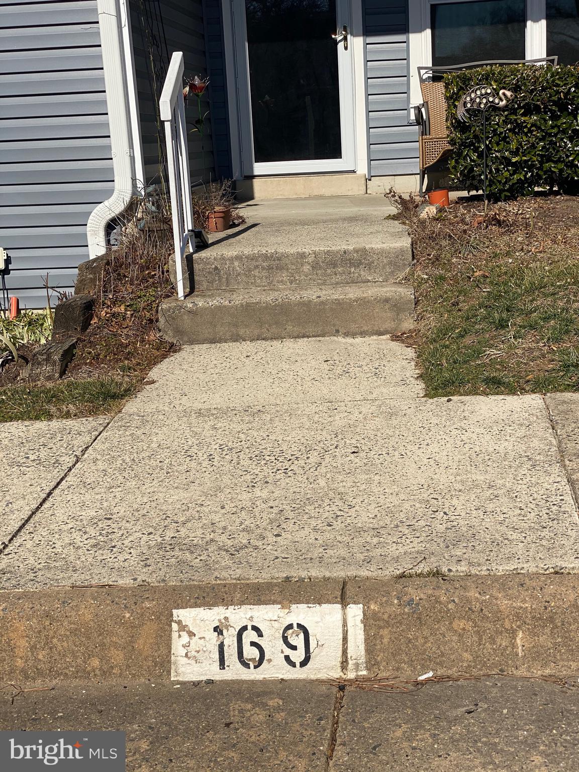 PONDS AT CENTREVILLE - Residential Lease