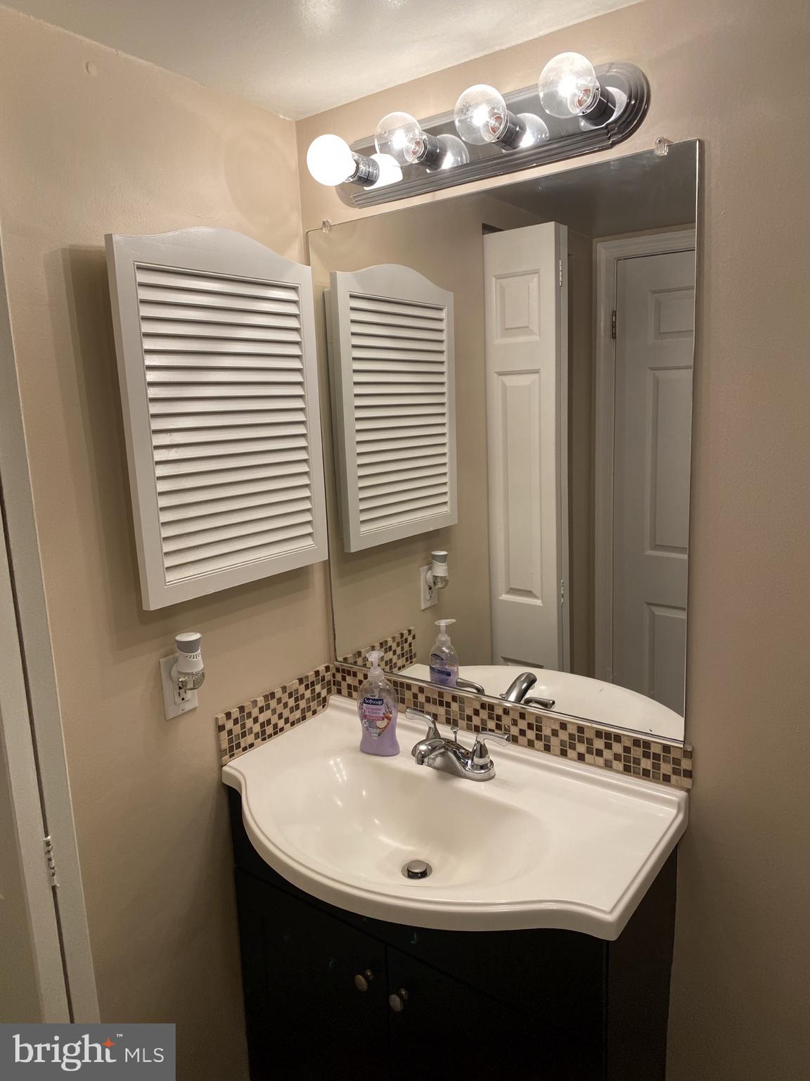 PONDS AT CENTREVILLE - Residential Lease