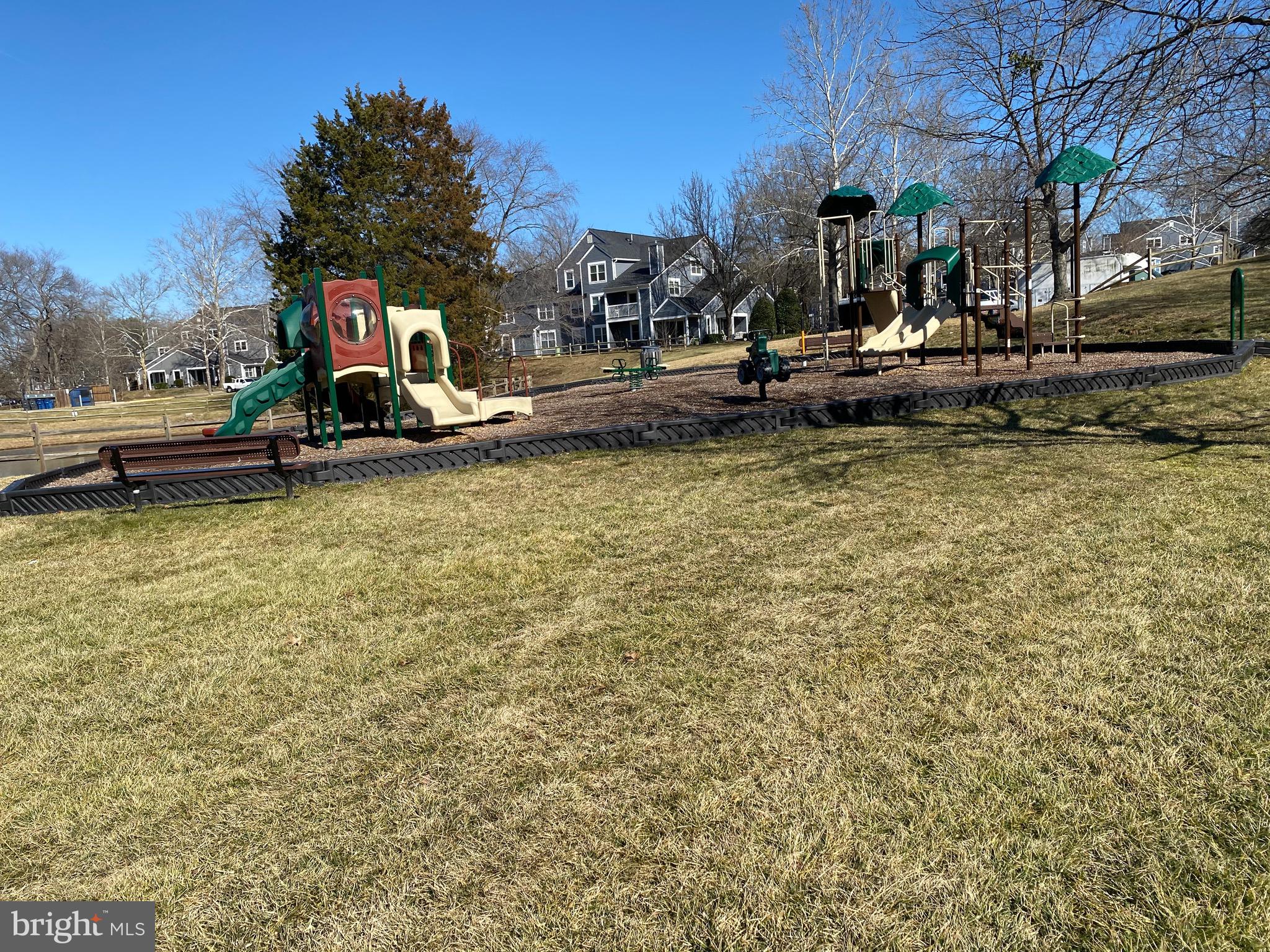 PONDS AT CENTREVILLE - Residential Lease