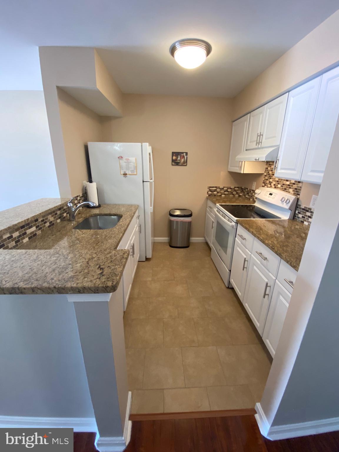 PONDS AT CENTREVILLE - Residential Lease