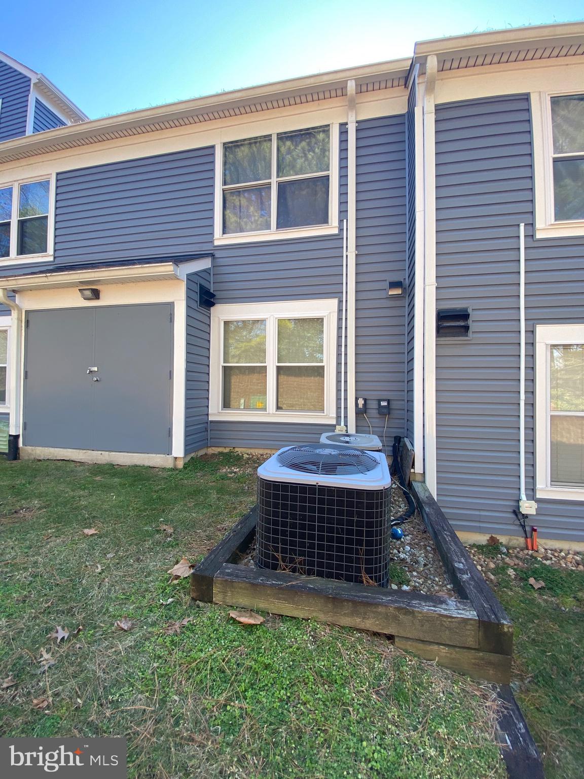 PONDS AT CENTREVILLE - Residential Lease