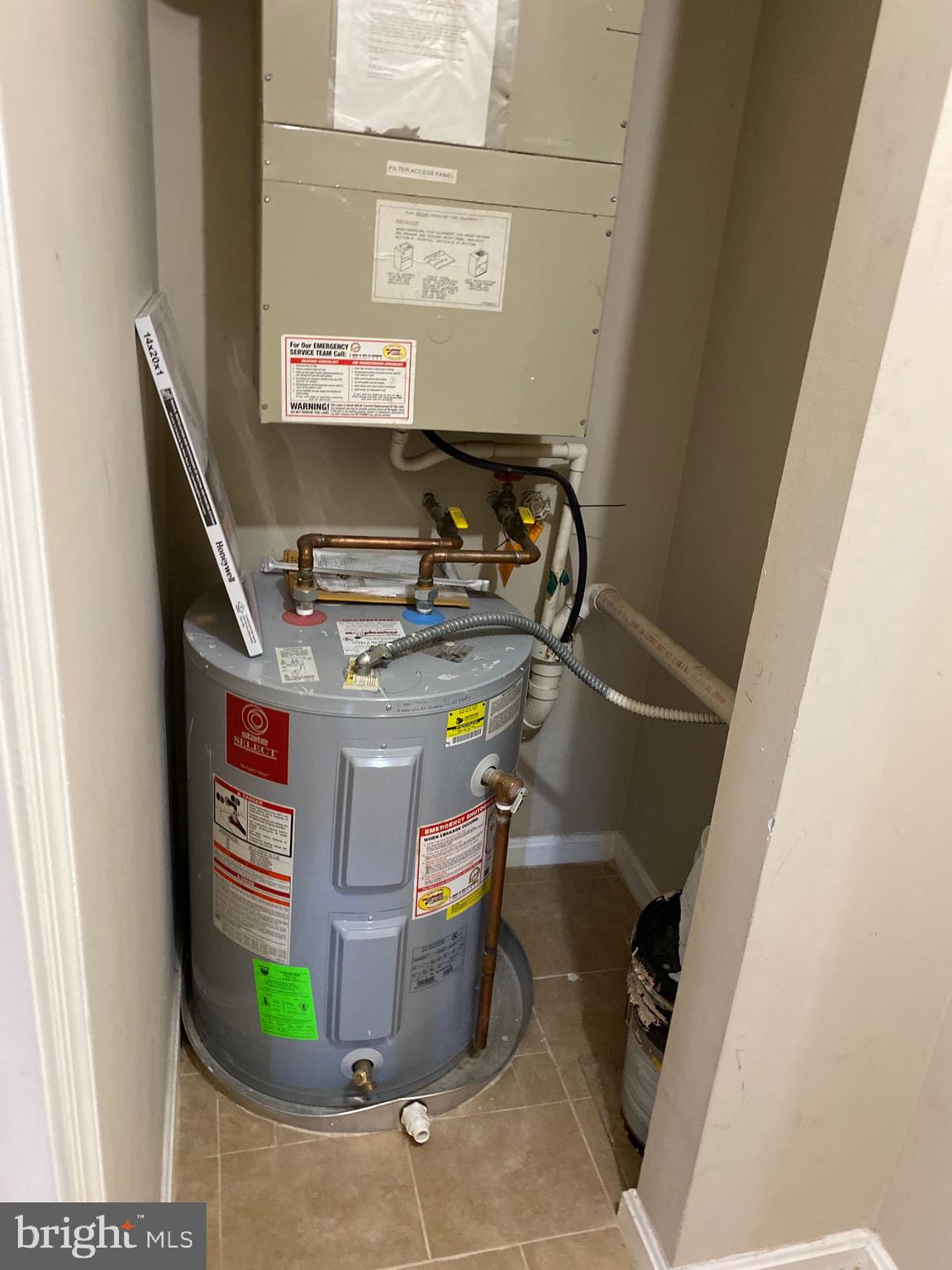 PONDS AT CENTREVILLE - Residential Lease