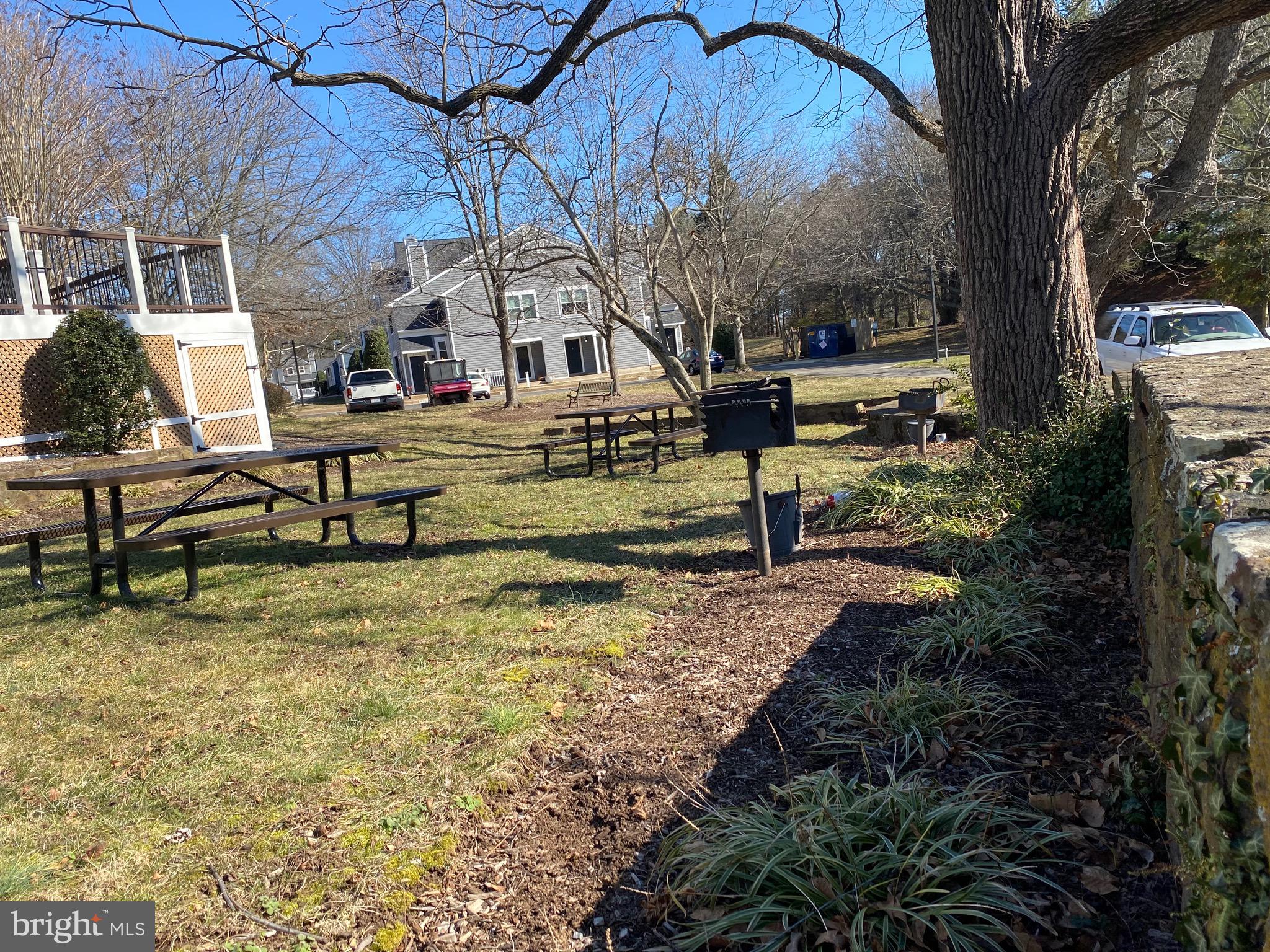 PONDS AT CENTREVILLE - Residential Lease