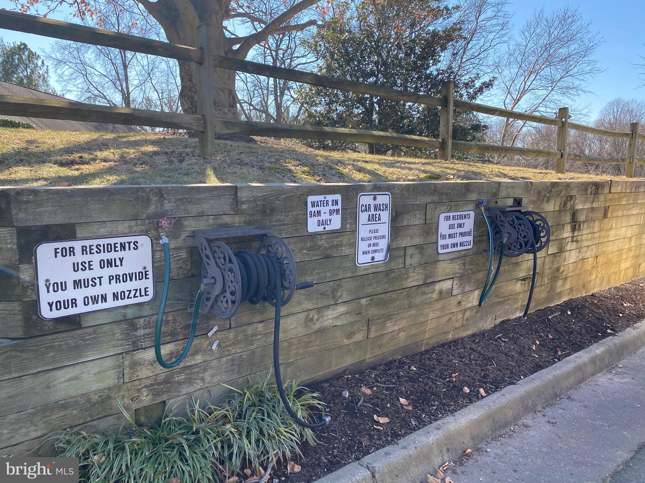 PONDS AT CENTREVILLE - Residential Lease