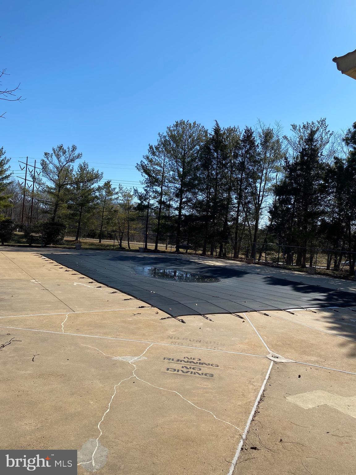 PONDS AT CENTREVILLE - Residential Lease