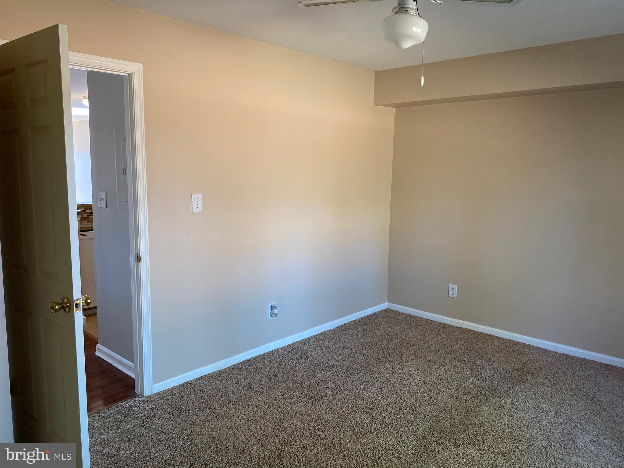 PONDS AT CENTREVILLE - Residential Lease