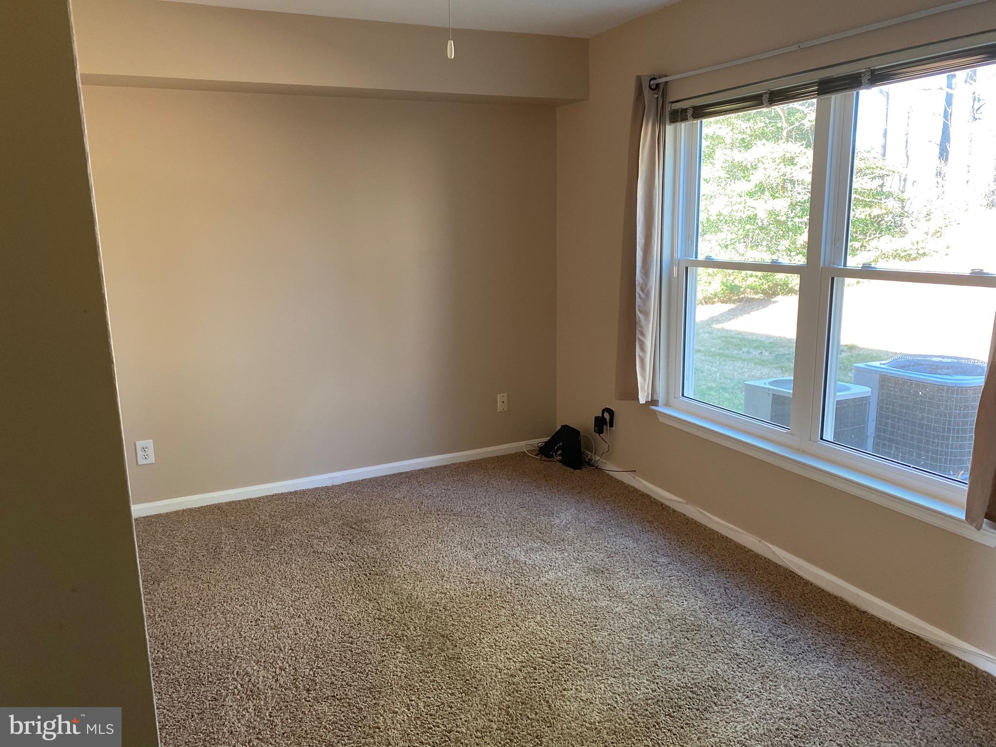 PONDS AT CENTREVILLE - Residential Lease