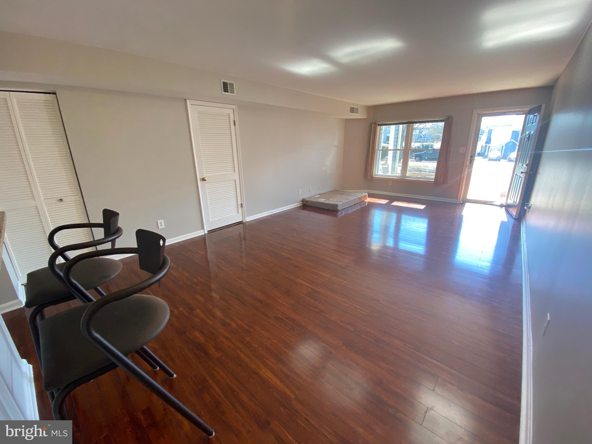 PONDS AT CENTREVILLE - Residential Lease