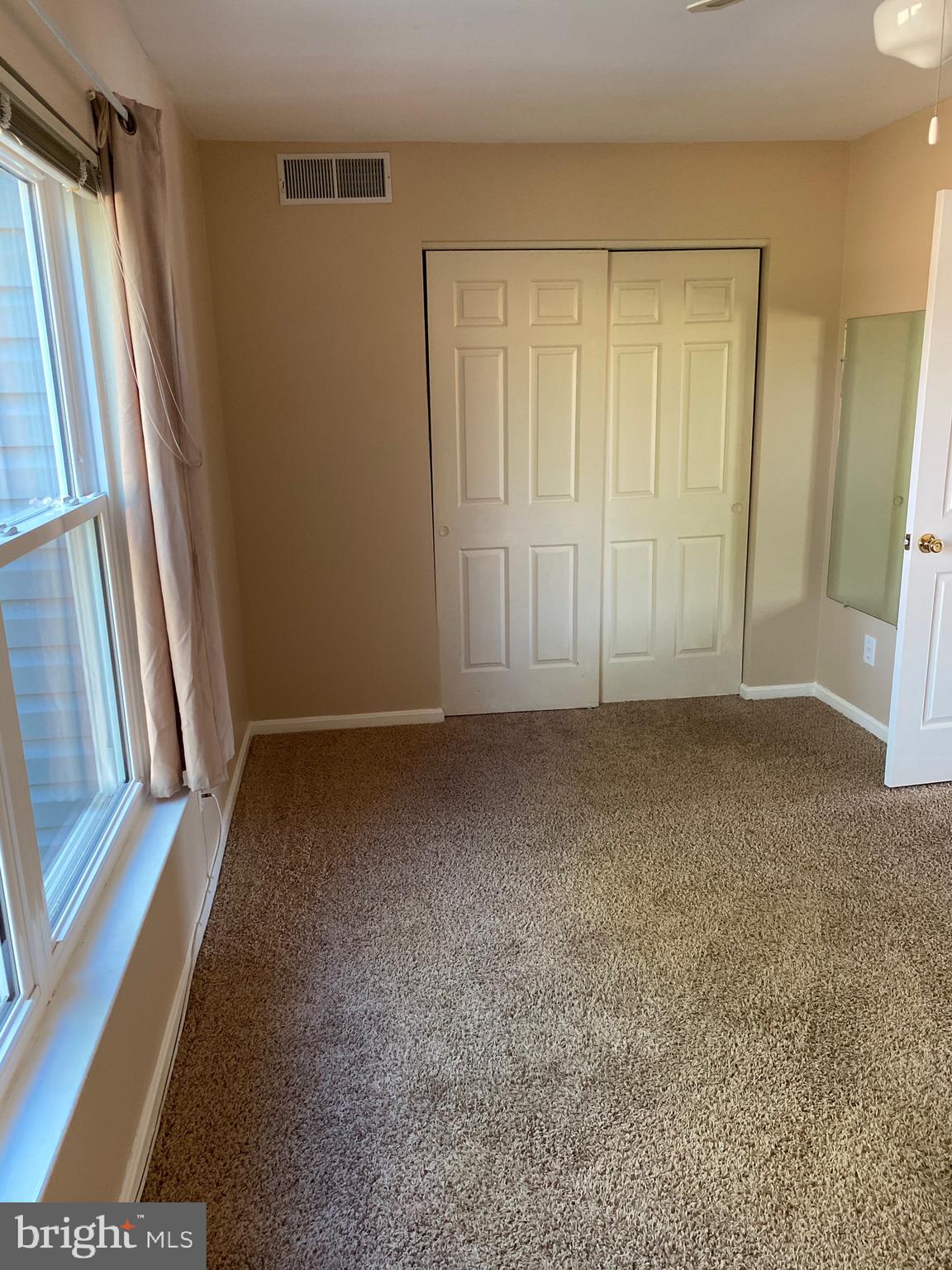 PONDS AT CENTREVILLE - Residential Lease