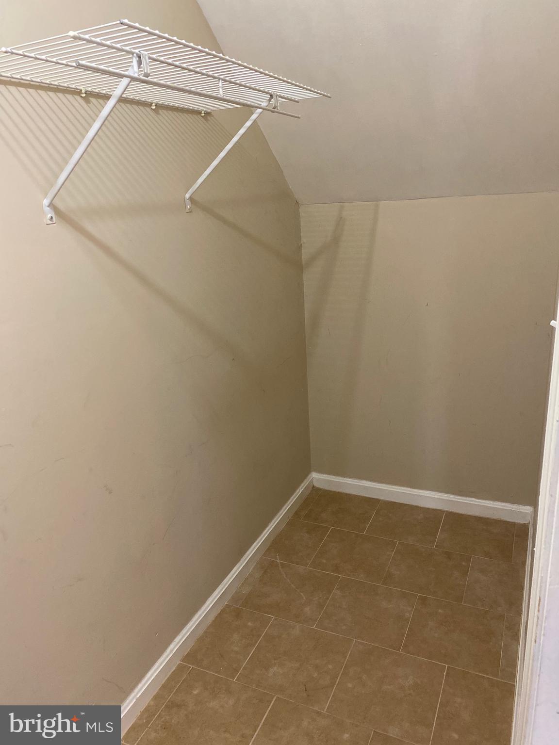 PONDS AT CENTREVILLE - Residential Lease