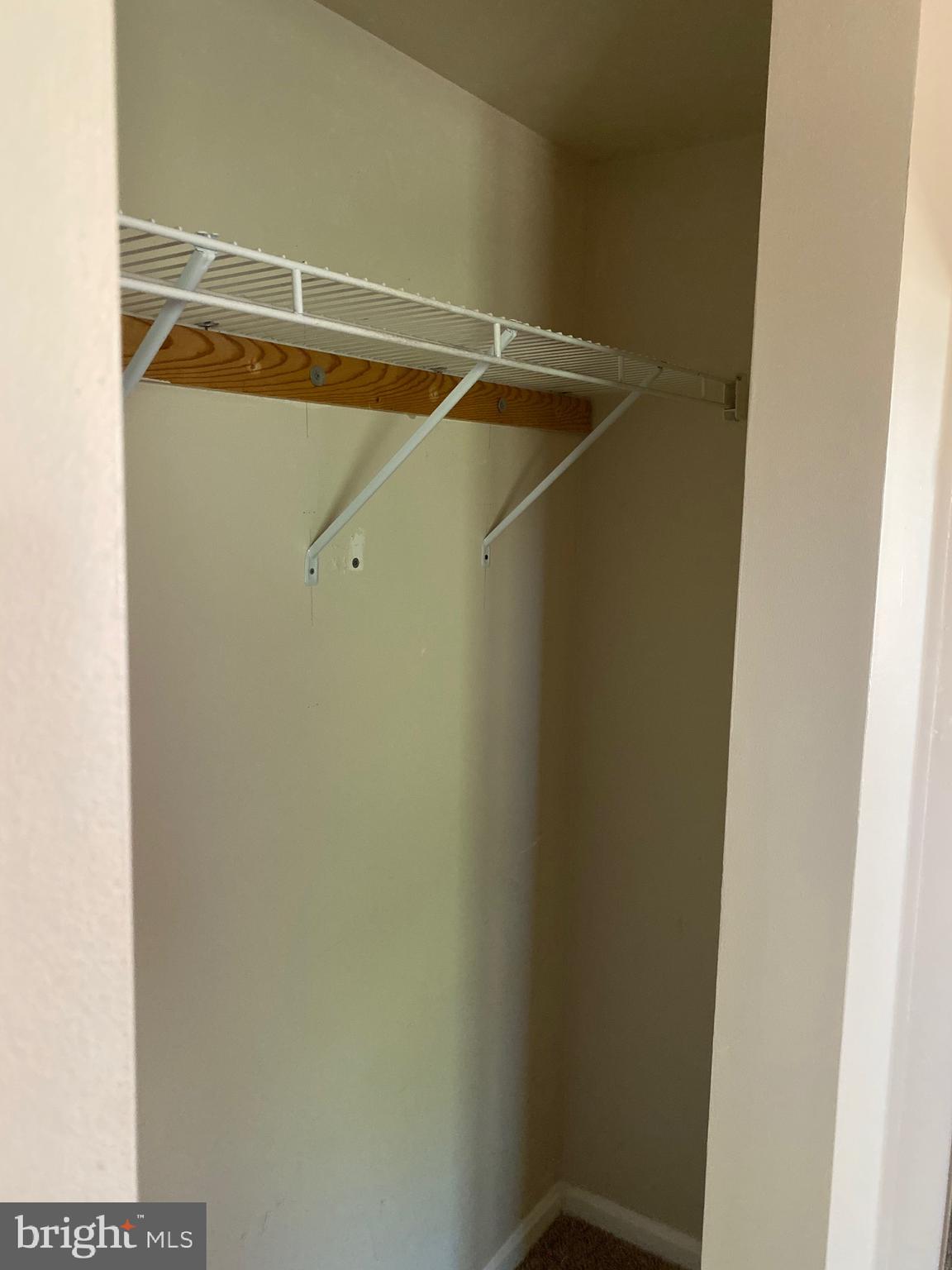 PONDS AT CENTREVILLE - Residential Lease