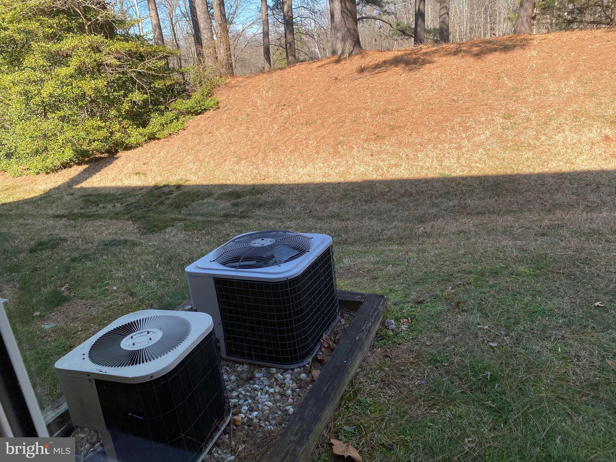 PONDS AT CENTREVILLE - Residential Lease