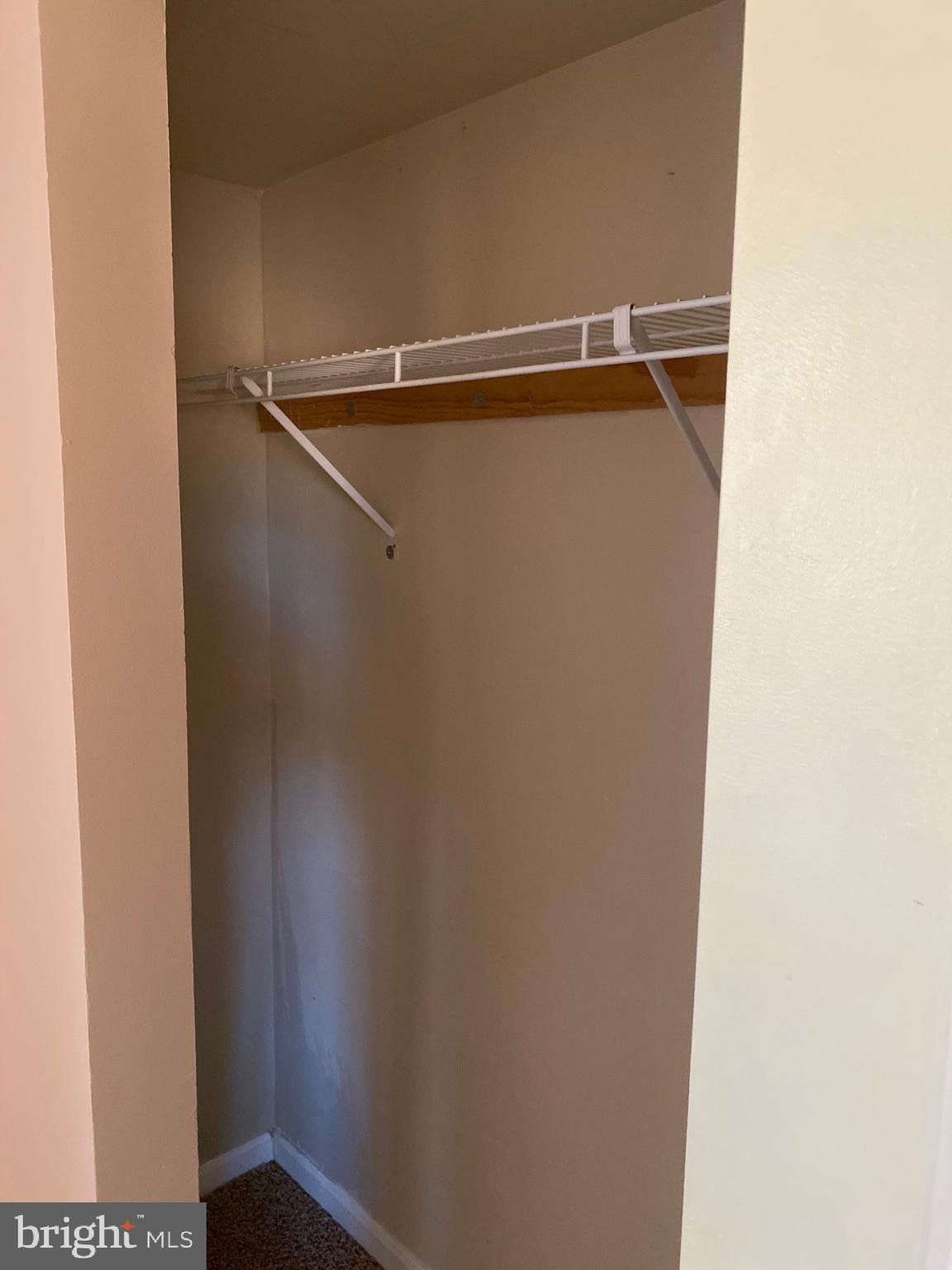 PONDS AT CENTREVILLE - Residential Lease