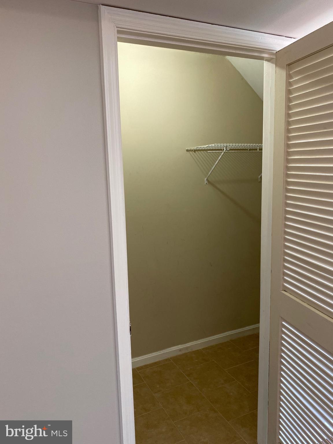 PONDS AT CENTREVILLE - Residential Lease