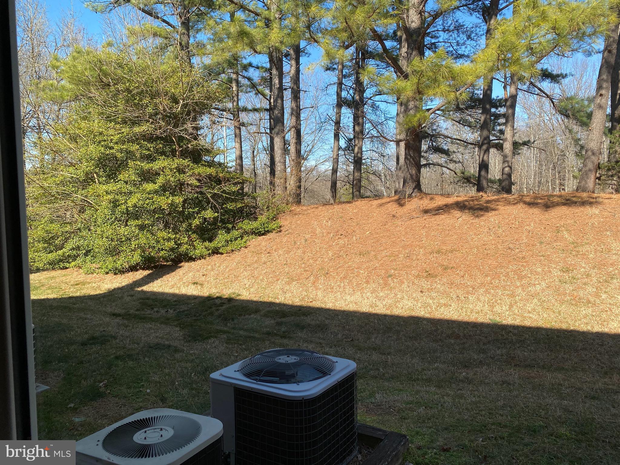 PONDS AT CENTREVILLE - Residential Lease