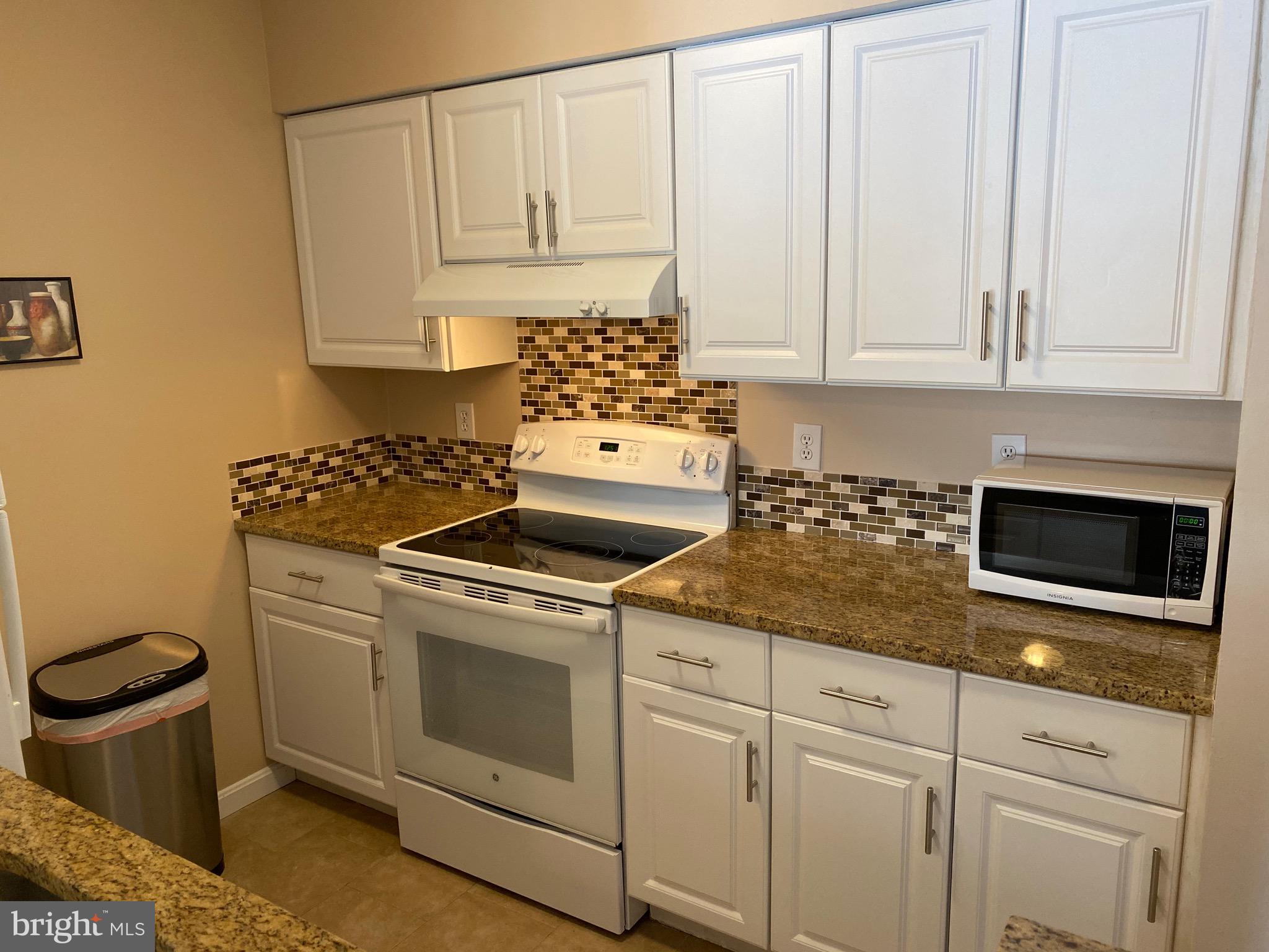 PONDS AT CENTREVILLE - Residential Lease