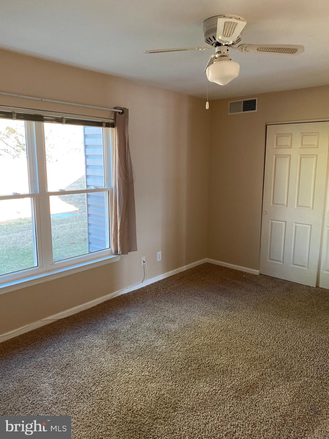 PONDS AT CENTREVILLE - Residential Lease