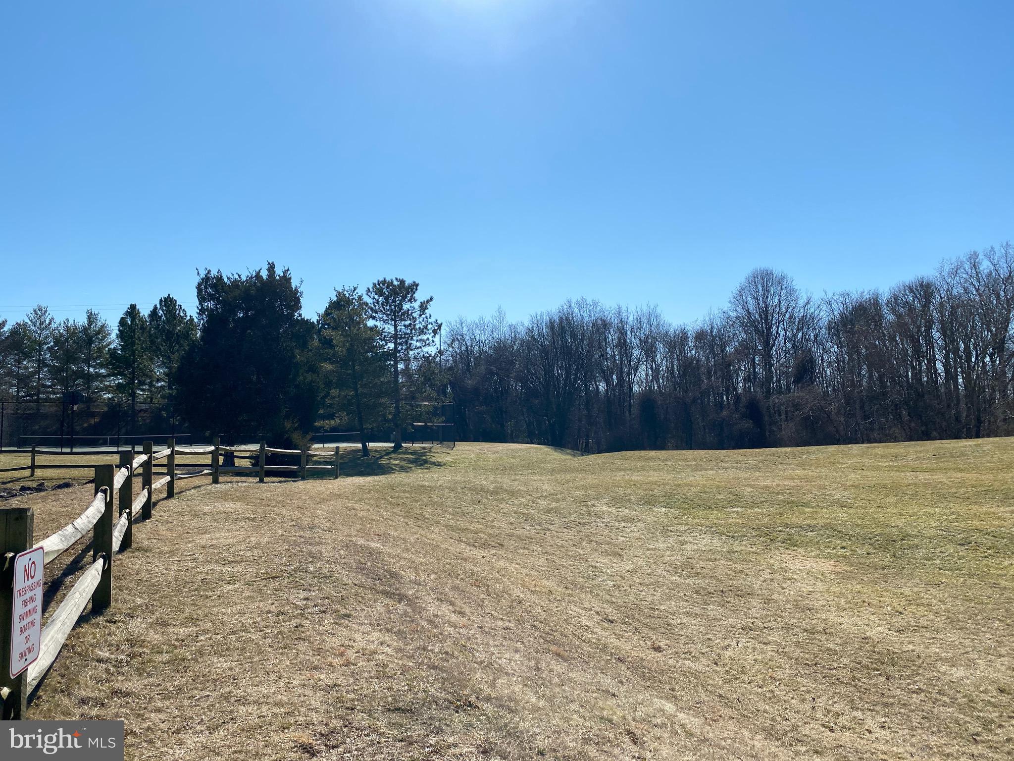 PONDS AT CENTREVILLE - Residential Lease