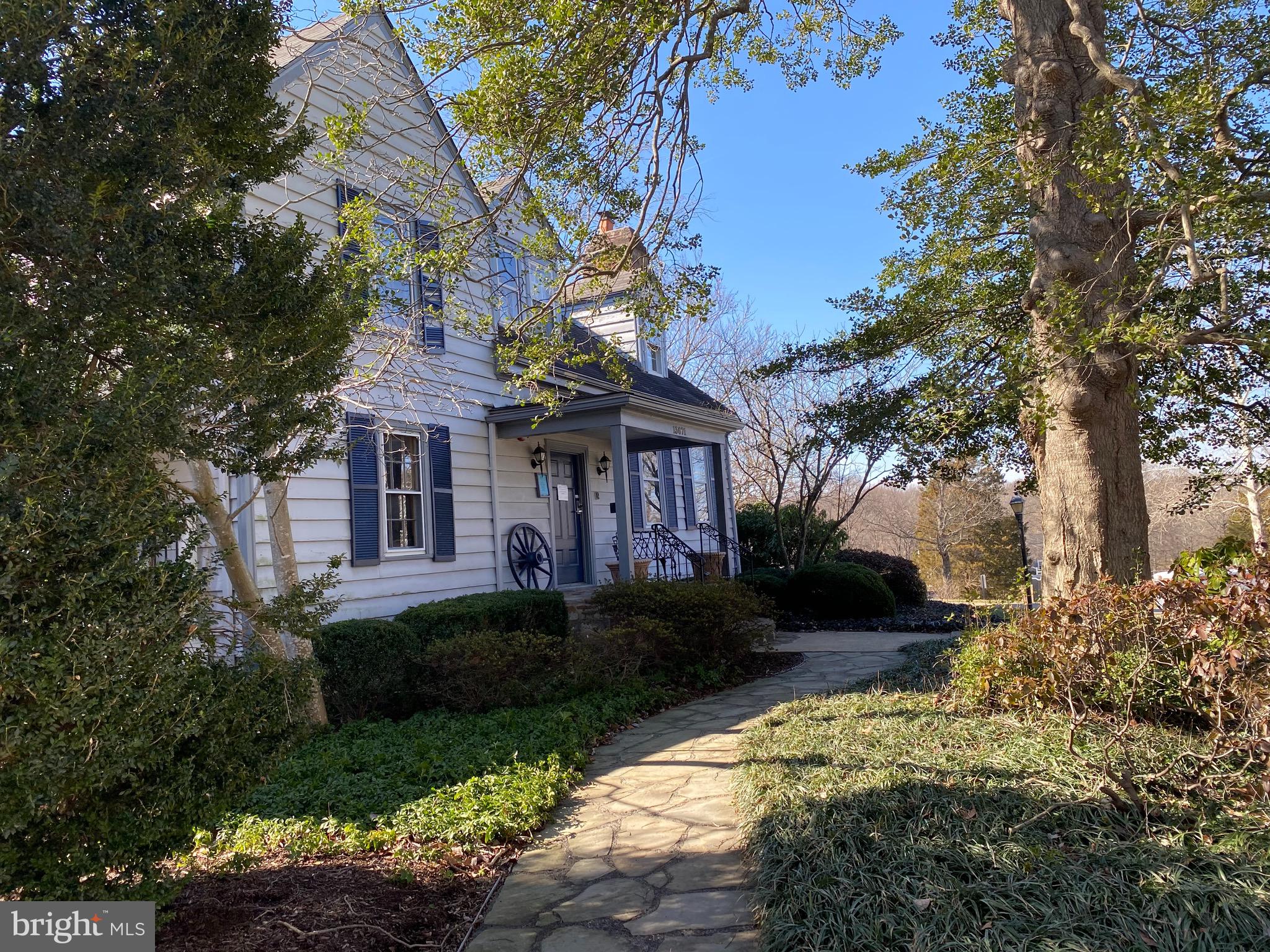 PONDS AT CENTREVILLE - Residential Lease