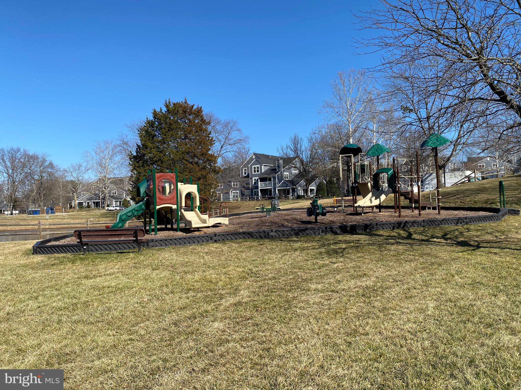 PONDS AT CENTREVILLE - Residential Lease