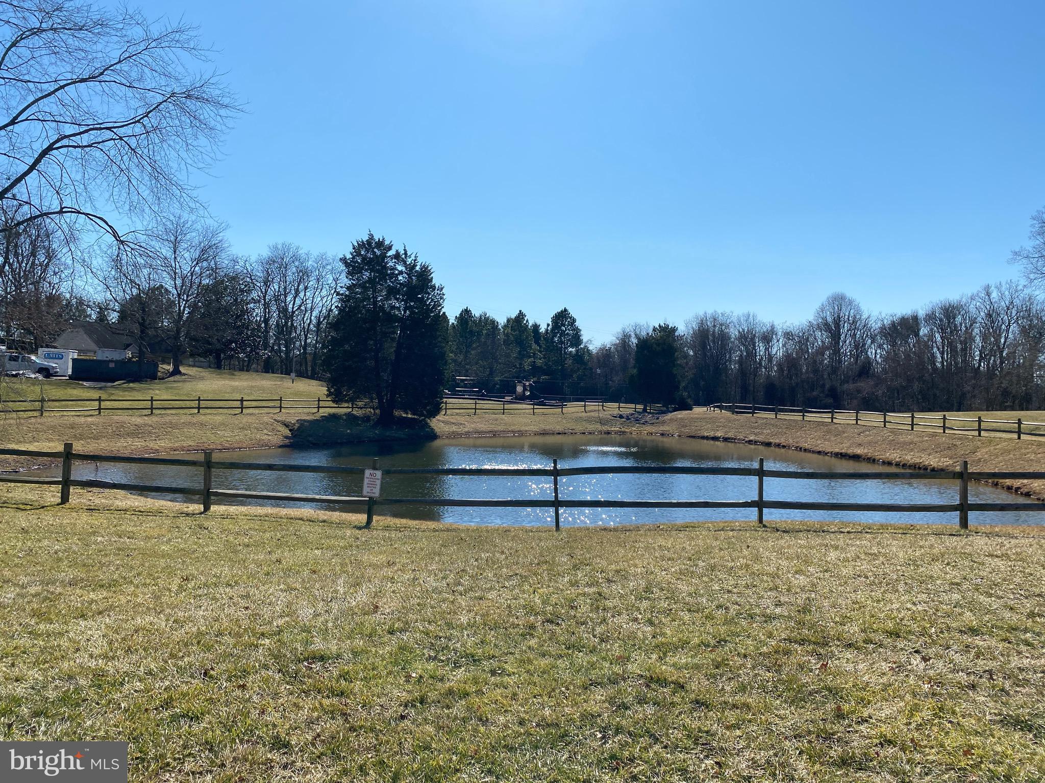 PONDS AT CENTREVILLE - Residential Lease