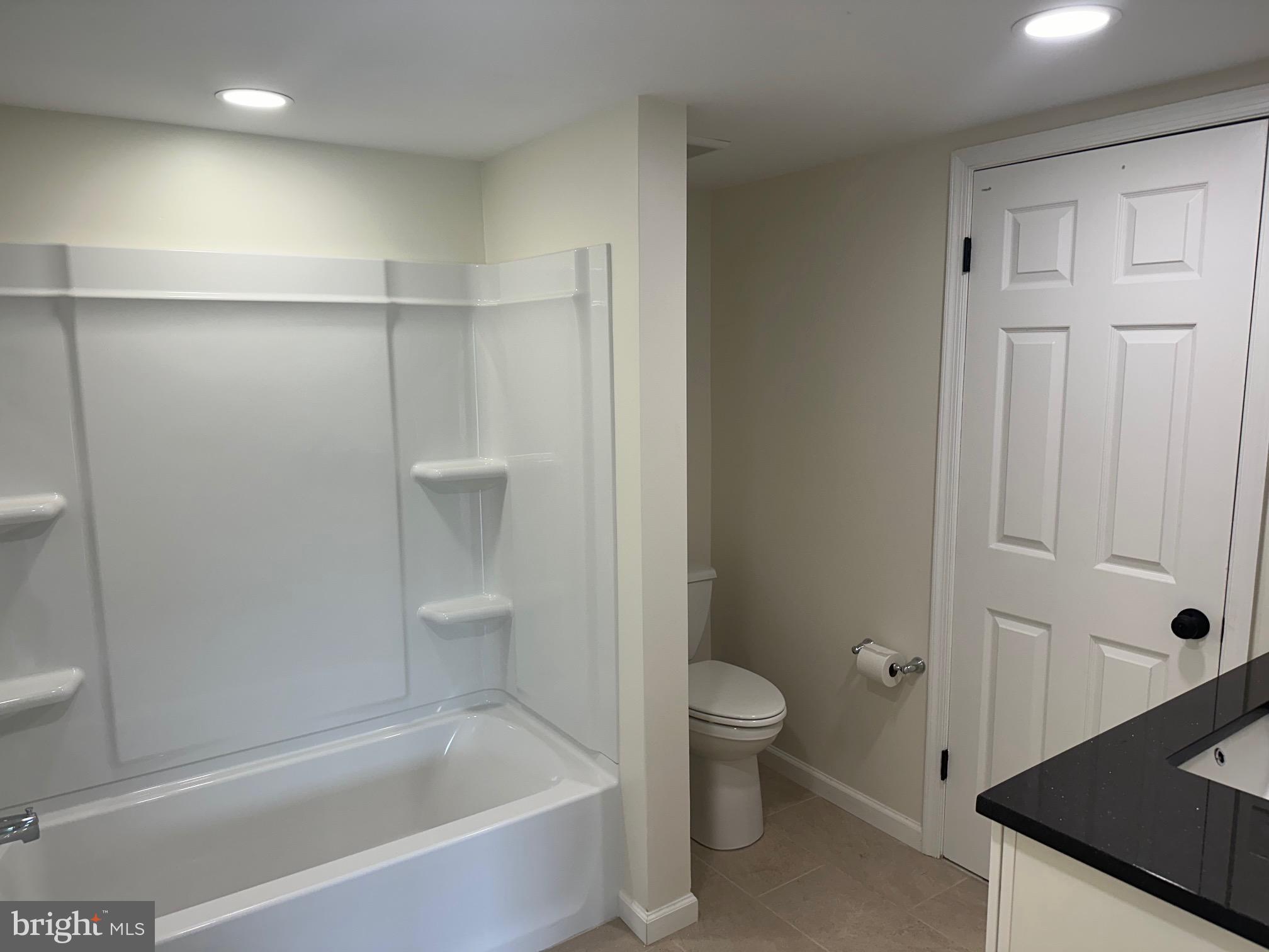 TAMERLANE - Residential Lease