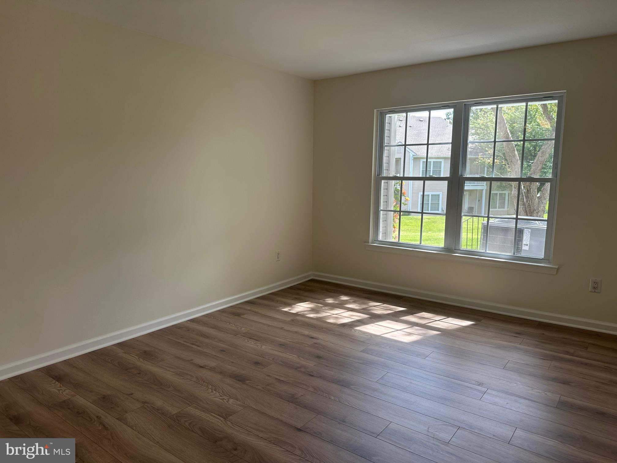 TAMERLANE - Residential Lease