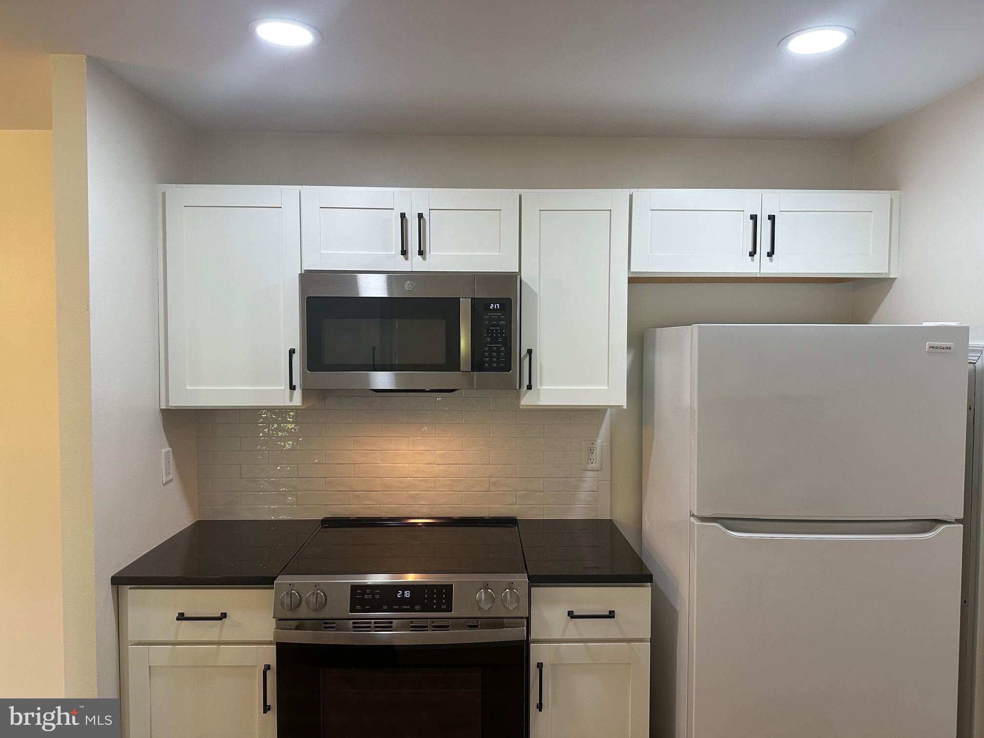 TAMERLANE - Residential Lease