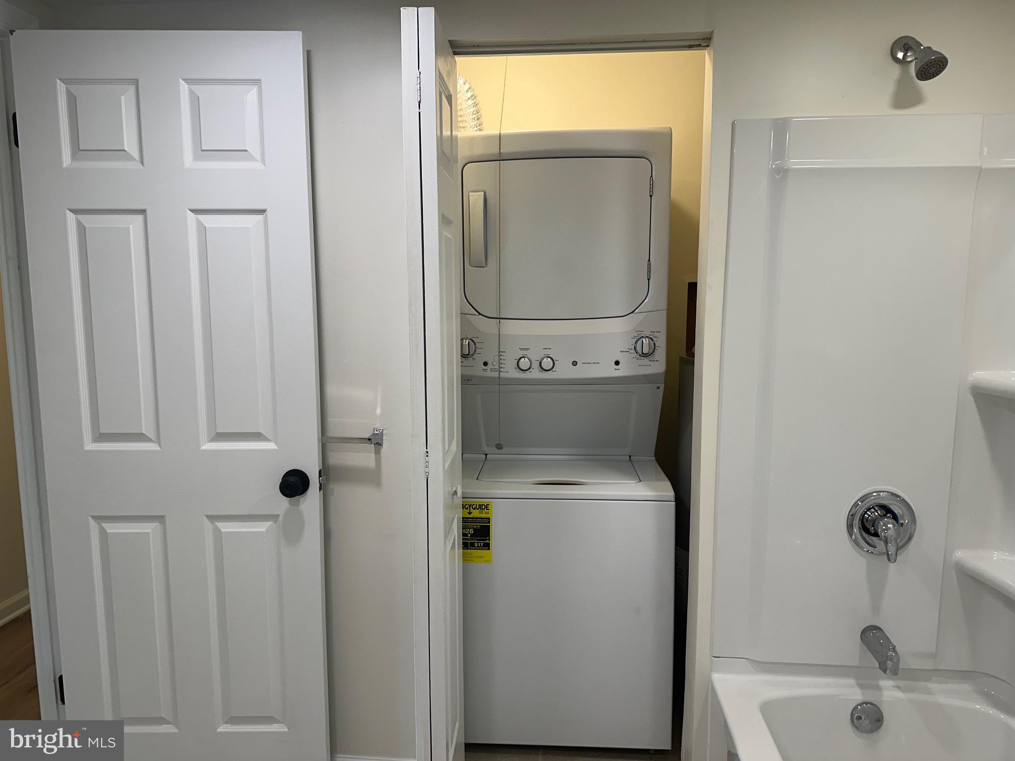 TAMERLANE - Residential Lease