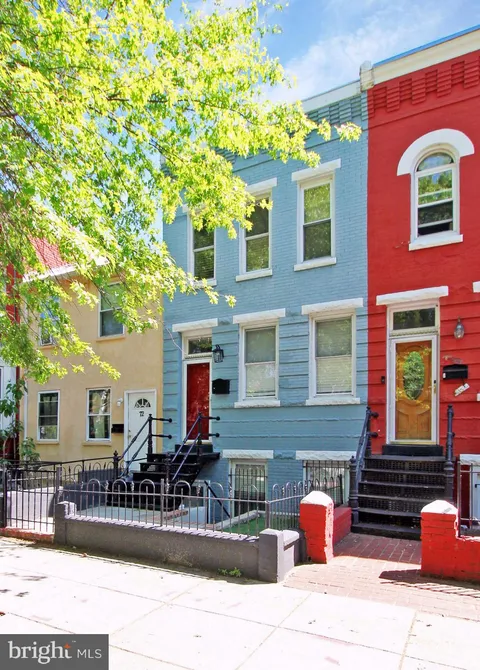 MLS: DCDC2198384