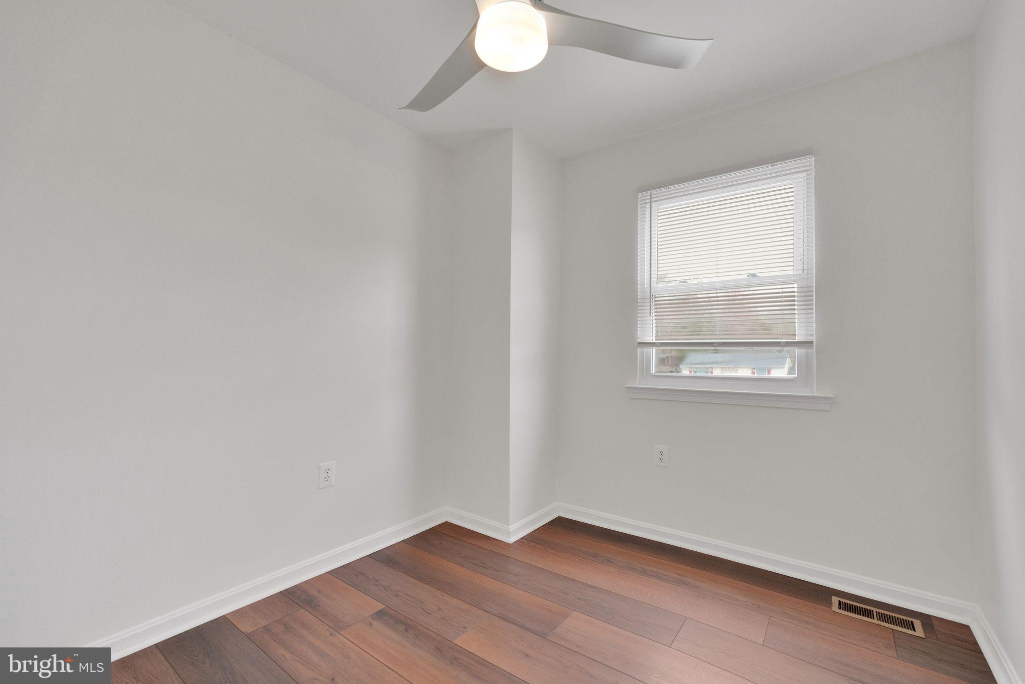 BURKE STATION SQUARE - Residential Lease