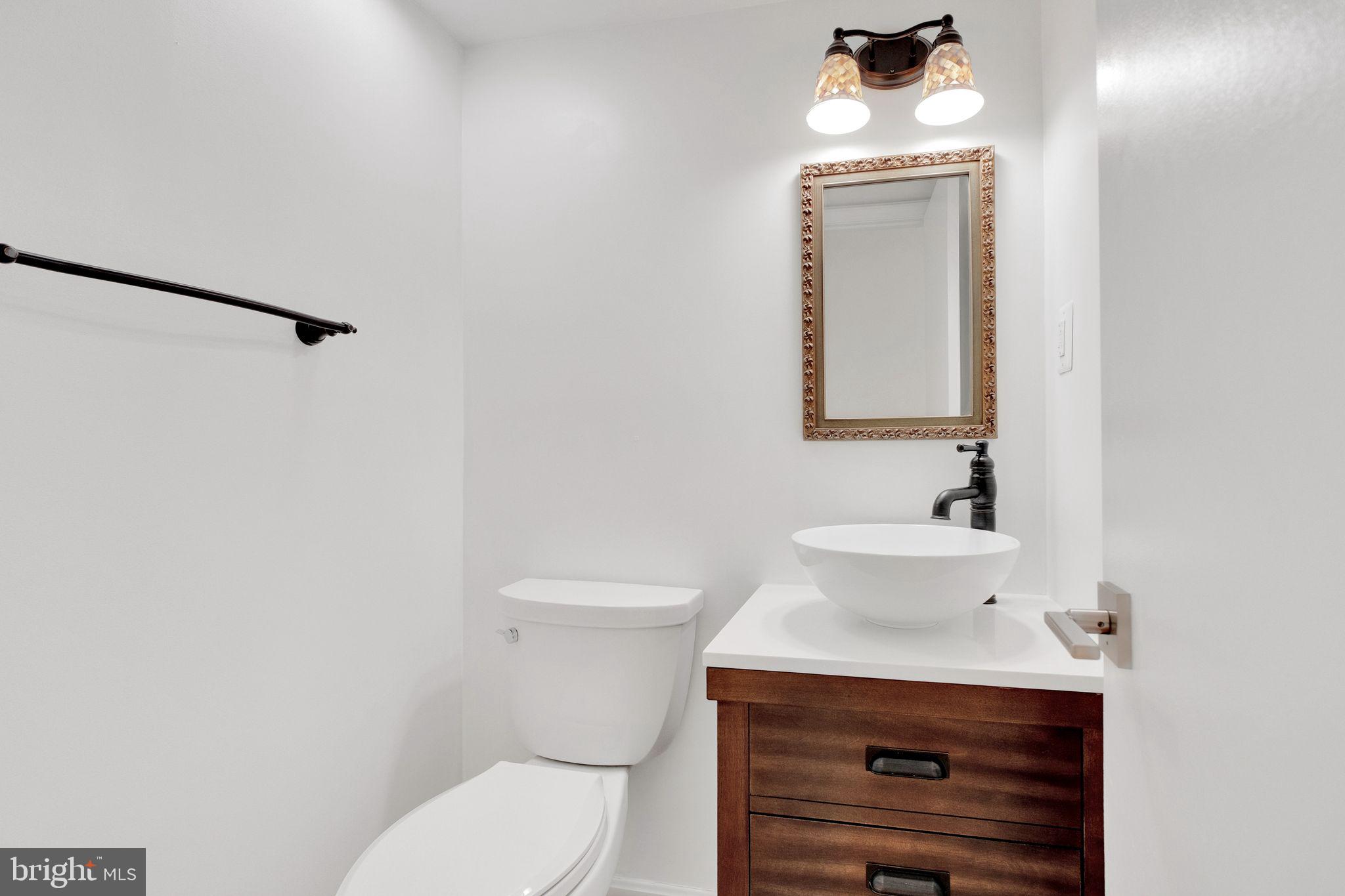 BURKE STATION SQUARE - Residential Lease