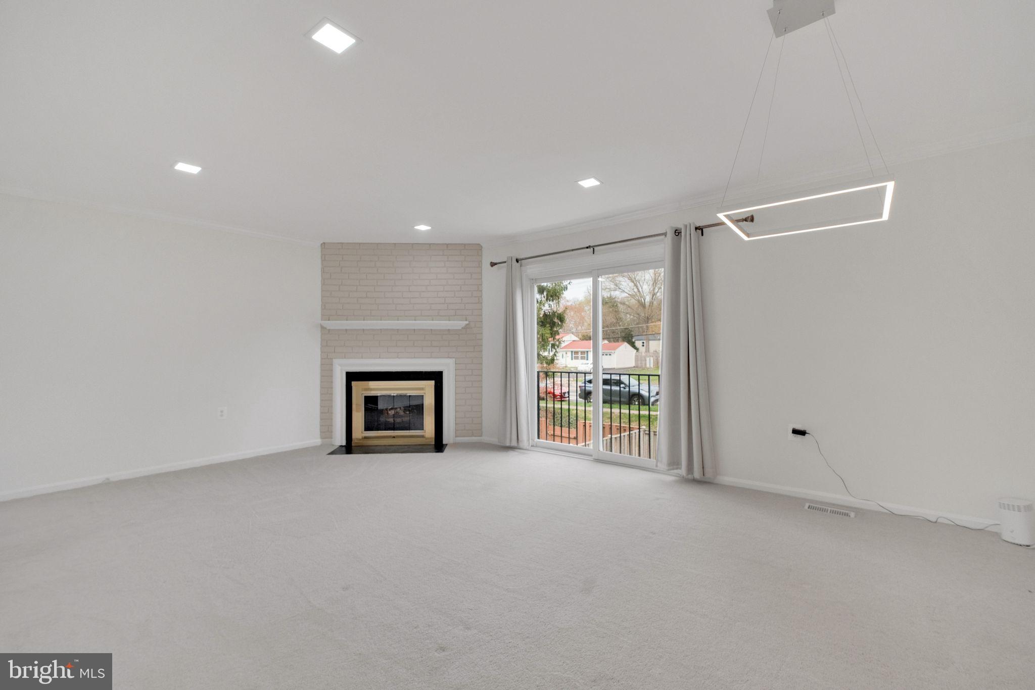 BURKE STATION SQUARE - Residential Lease