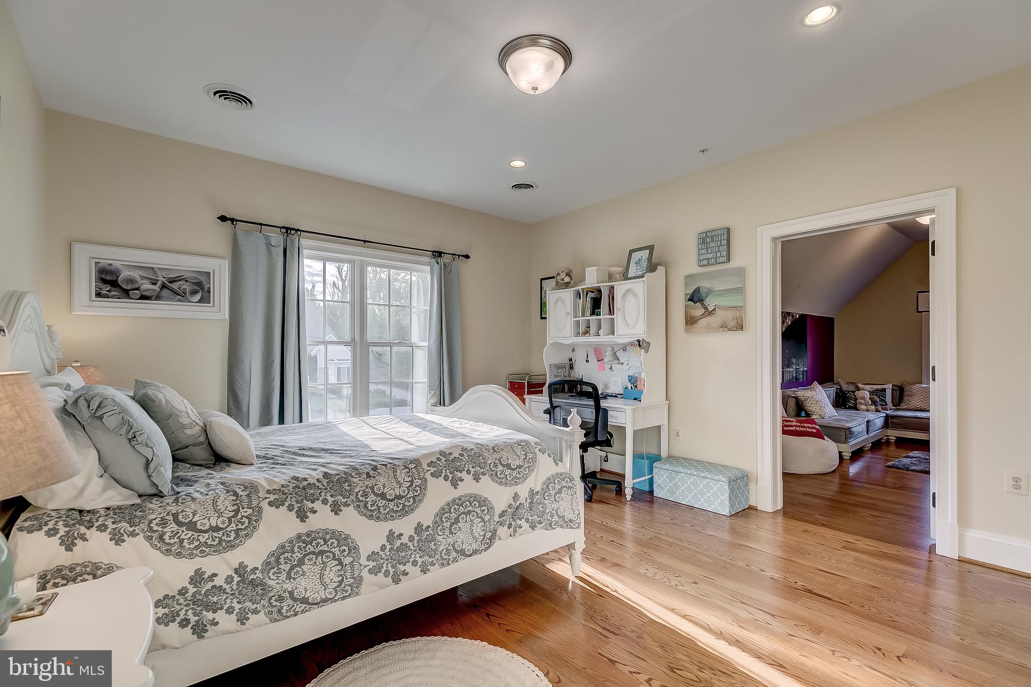 RIDGE SCHOOL - Residential