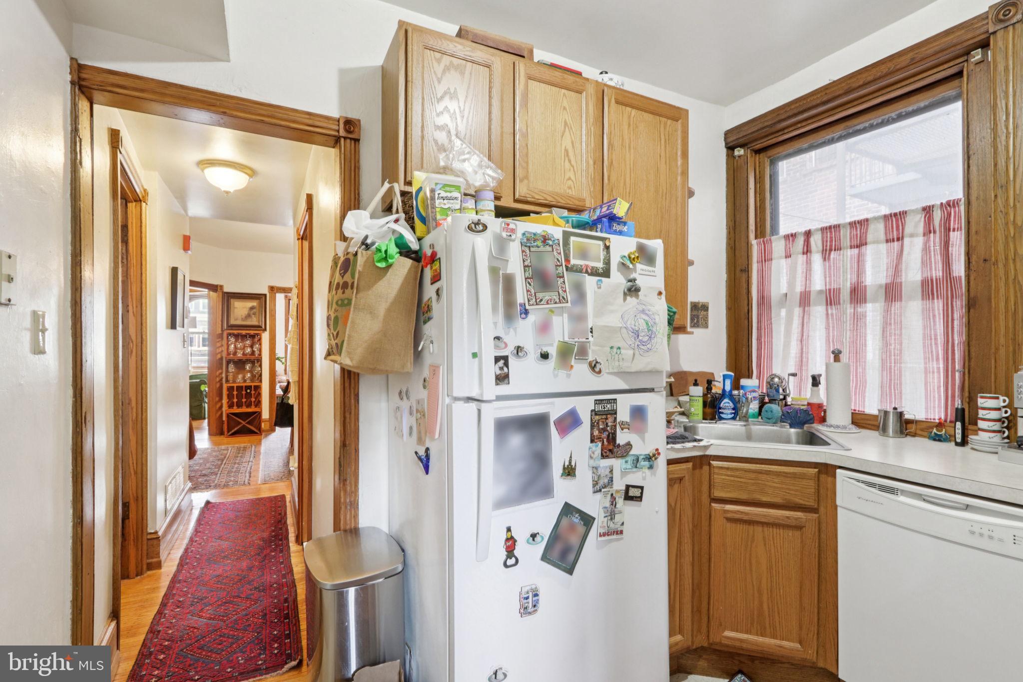 UNIVERSITY CITY - Residential Income