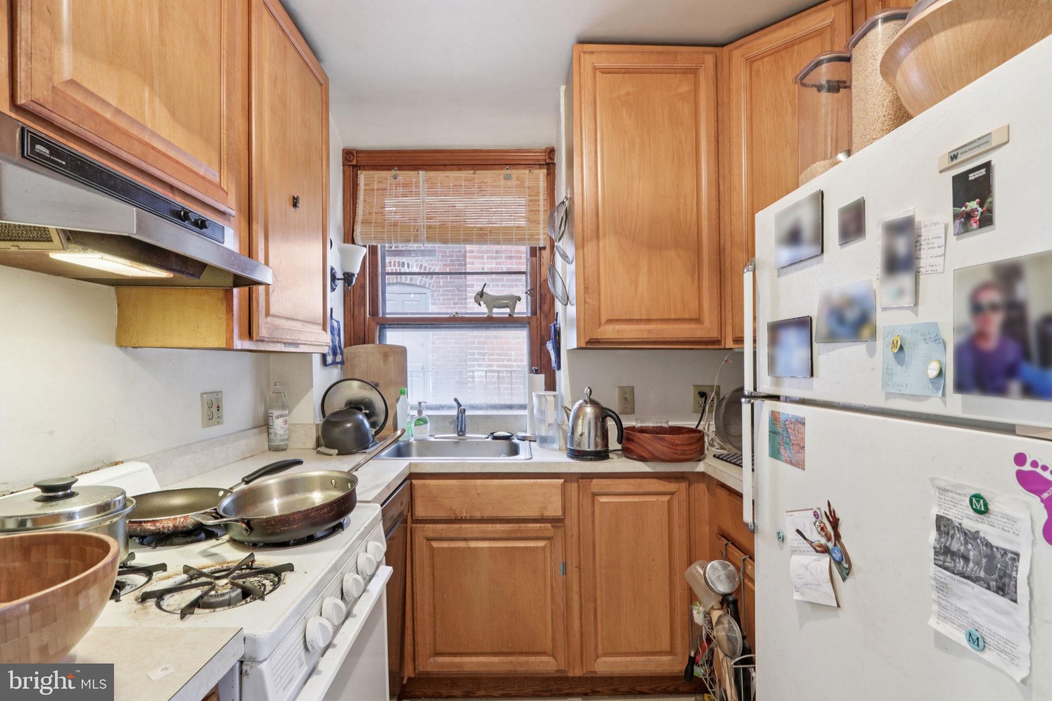 UNIVERSITY CITY - Residential Income