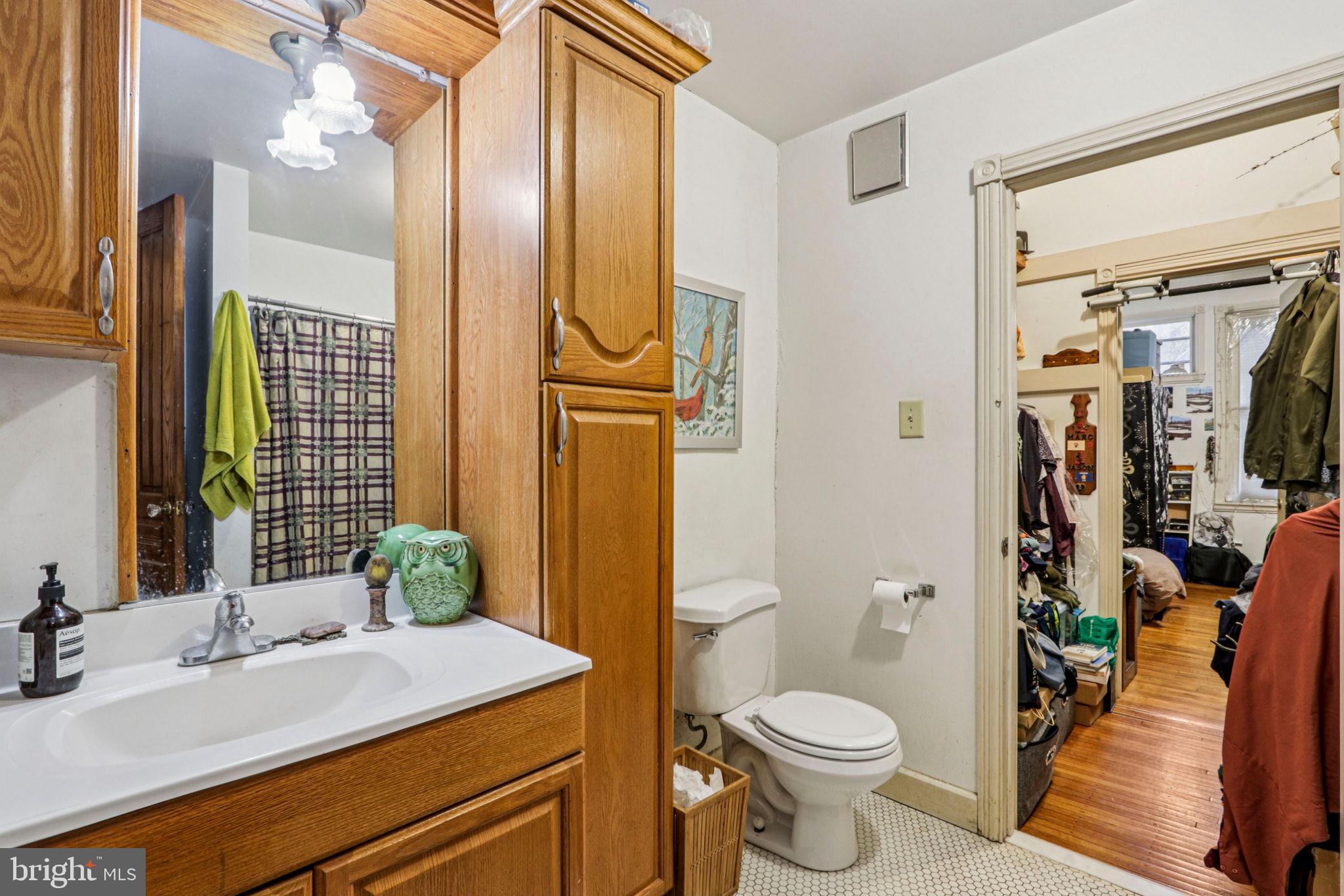 UNIVERSITY CITY - Residential Income