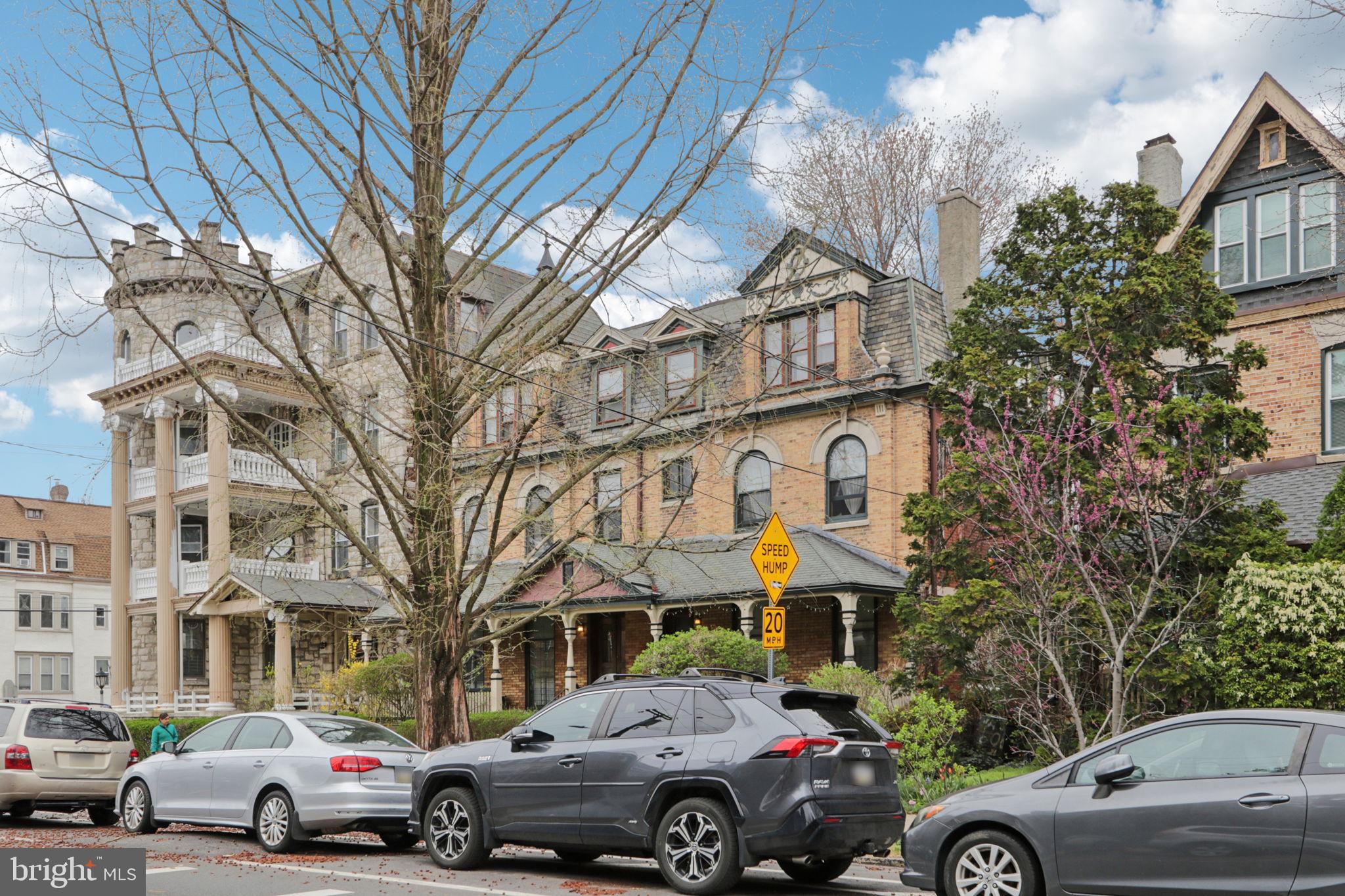 UNIVERSITY CITY - Residential Income