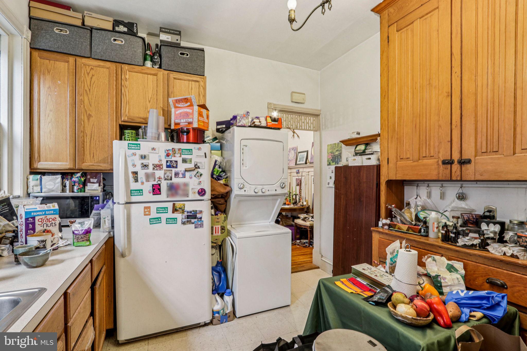 UNIVERSITY CITY - Residential Income