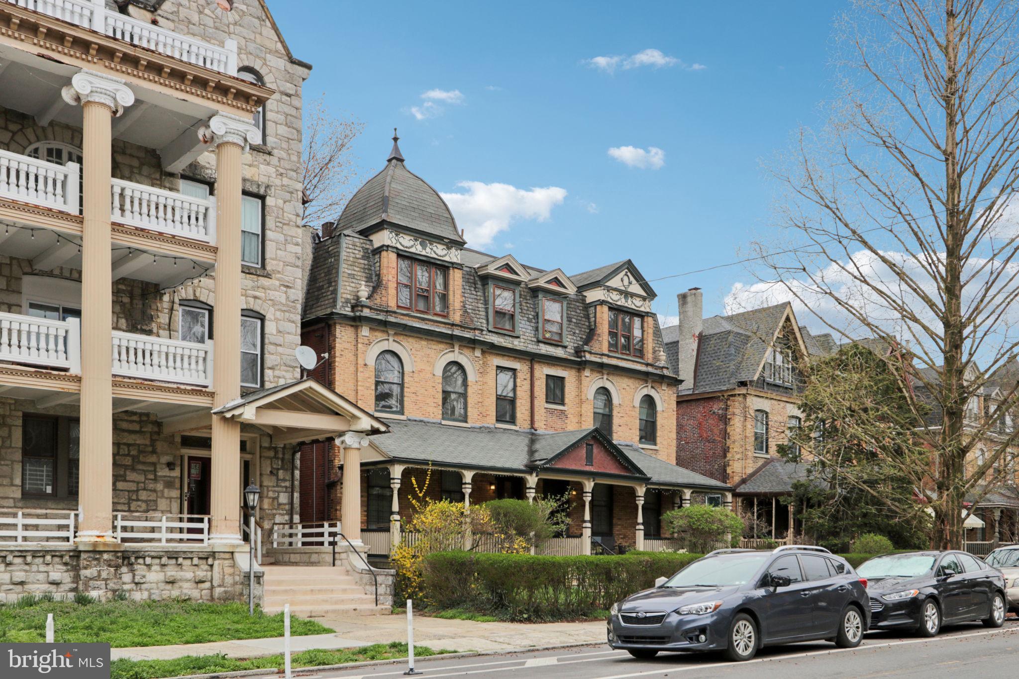 UNIVERSITY CITY - Residential Income