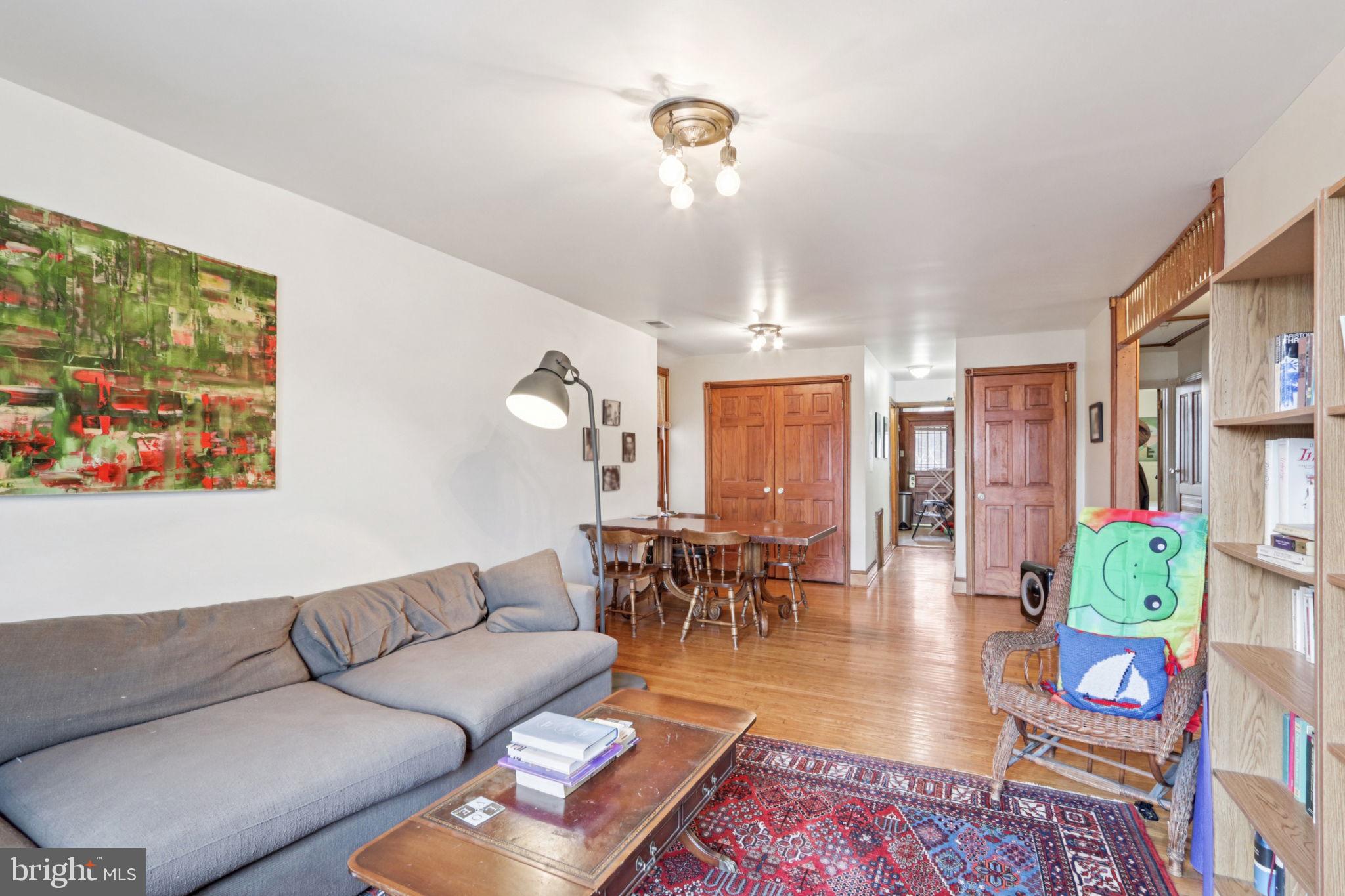 UNIVERSITY CITY - Residential Income