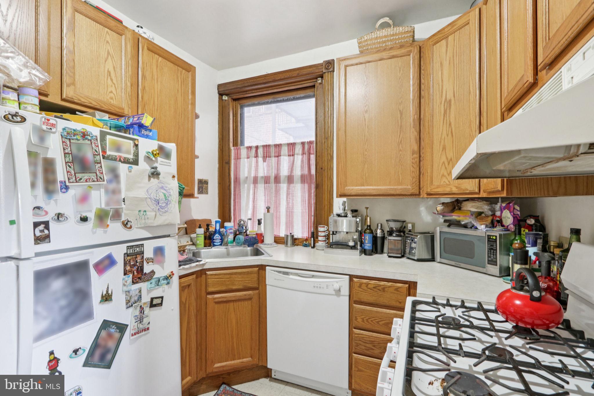 UNIVERSITY CITY - Residential Income