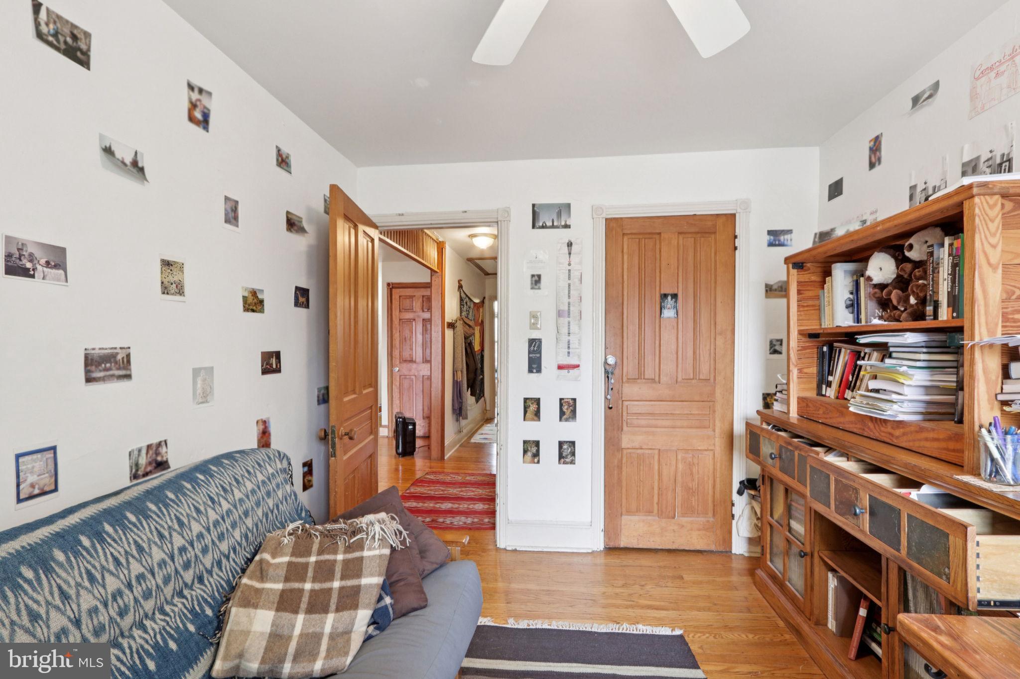 UNIVERSITY CITY - Residential Income