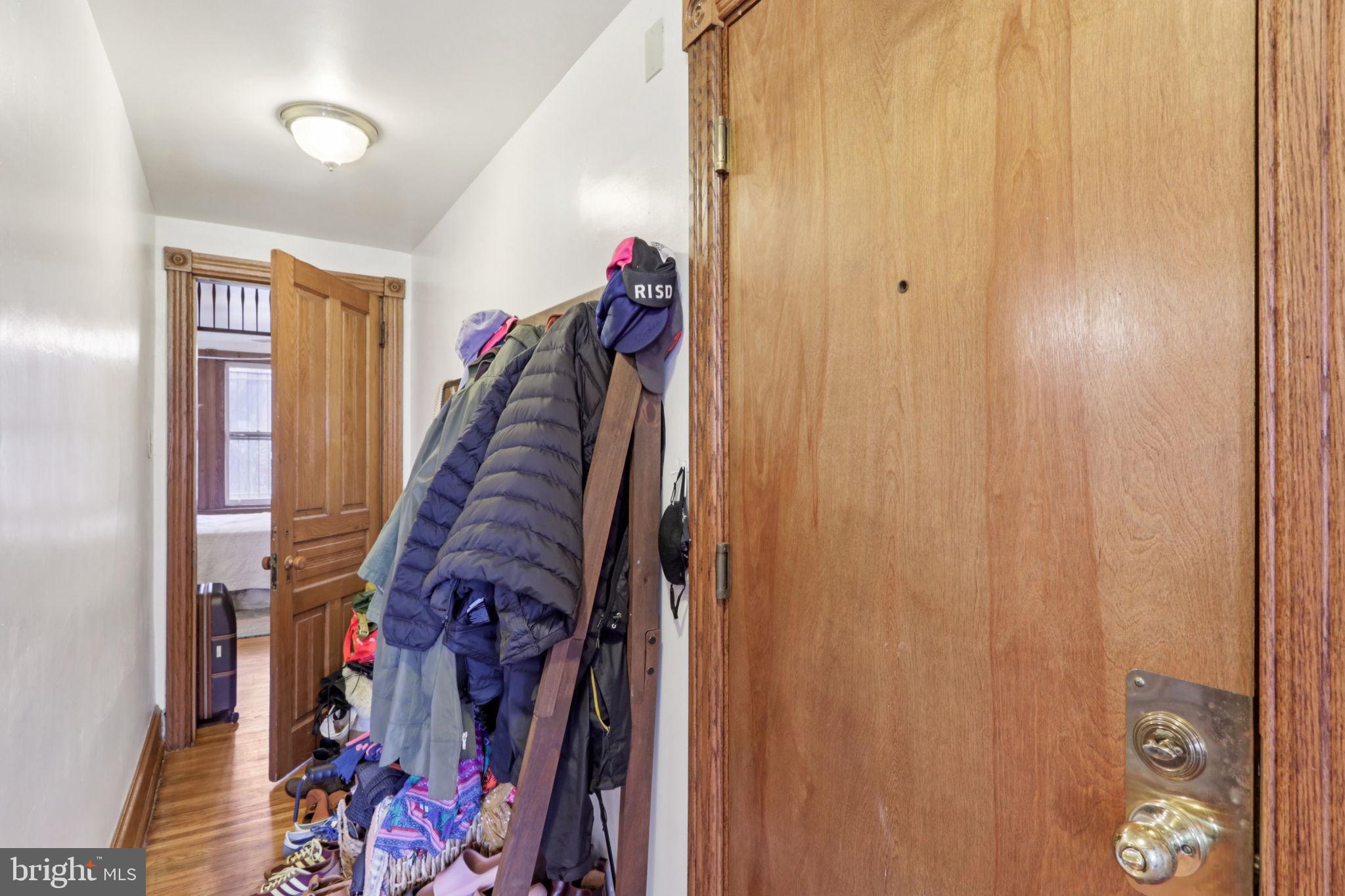 UNIVERSITY CITY - Residential Income