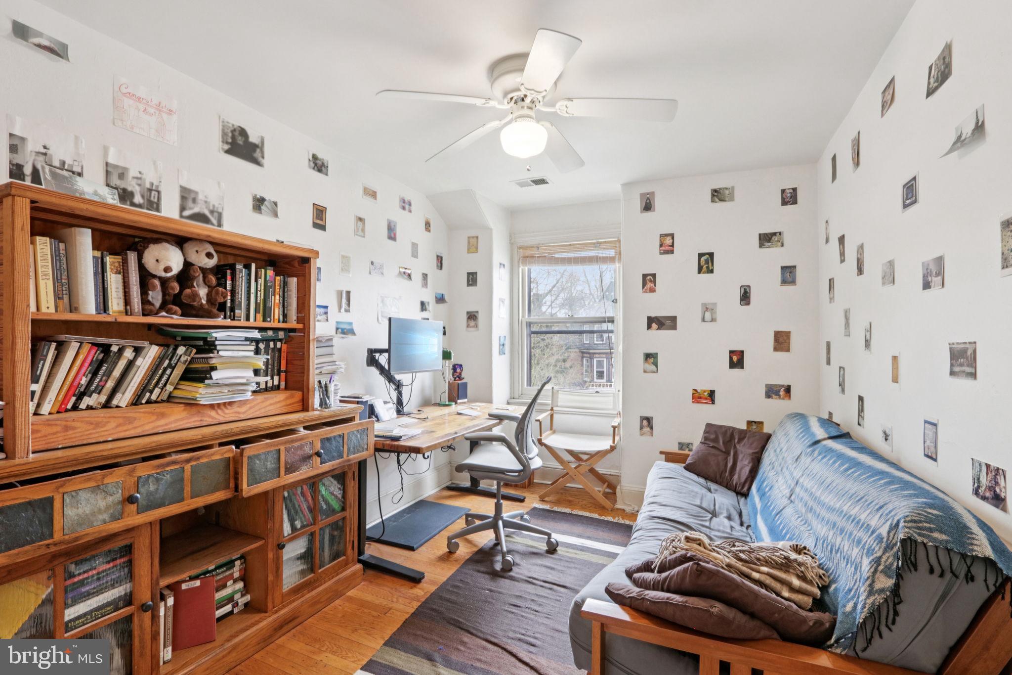 UNIVERSITY CITY - Residential Income