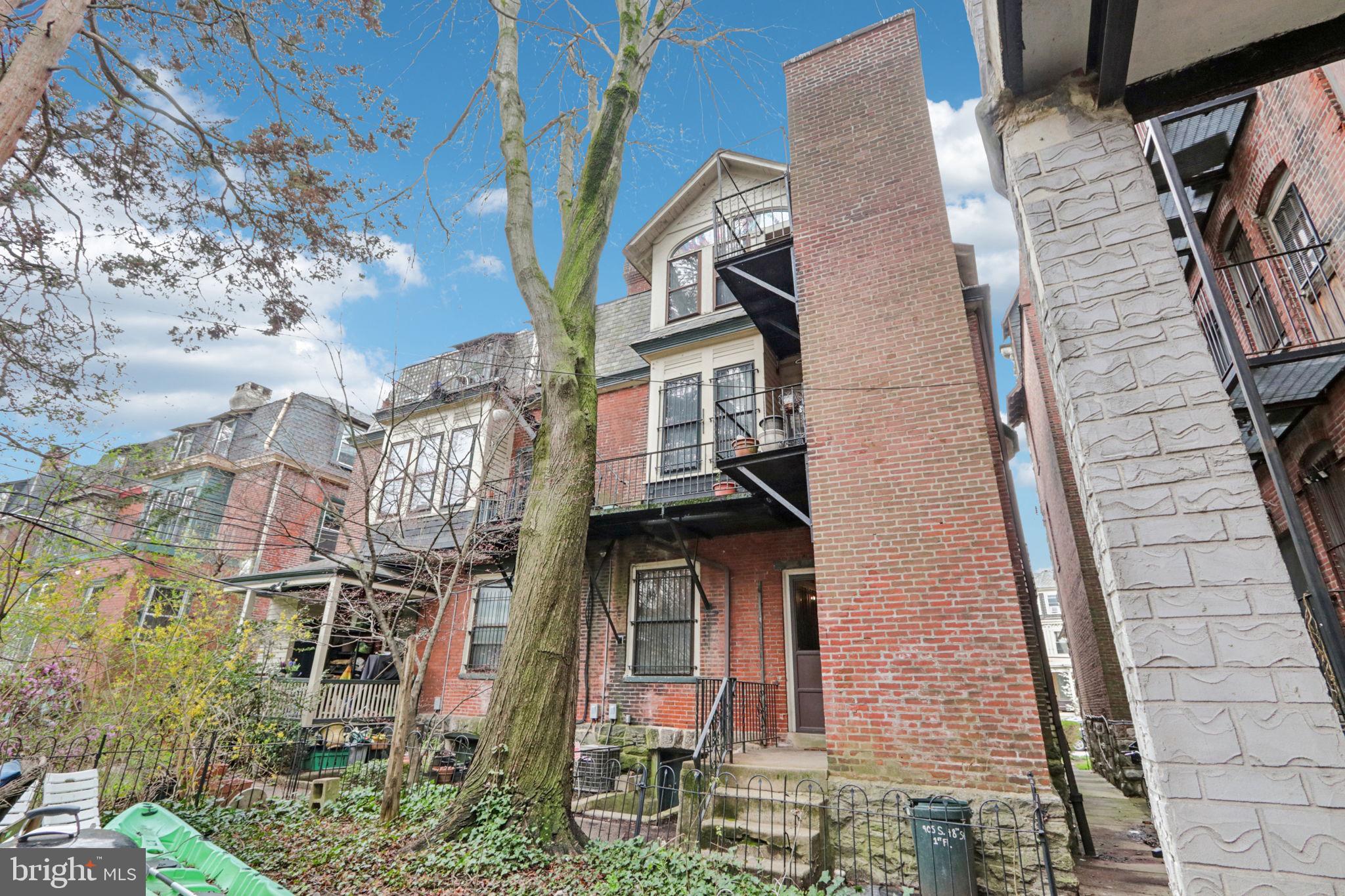 UNIVERSITY CITY - Residential Income