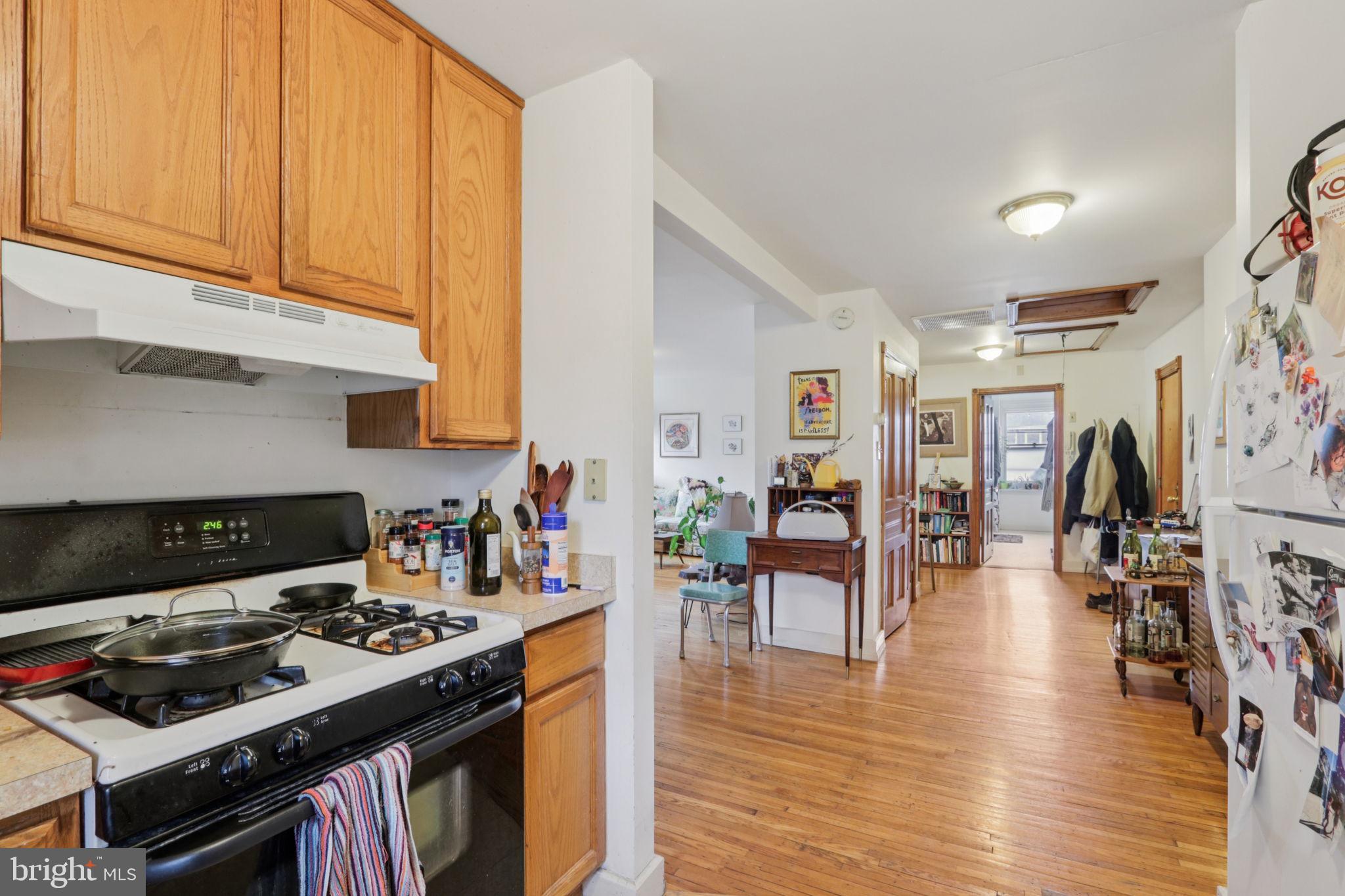 UNIVERSITY CITY - Residential Income