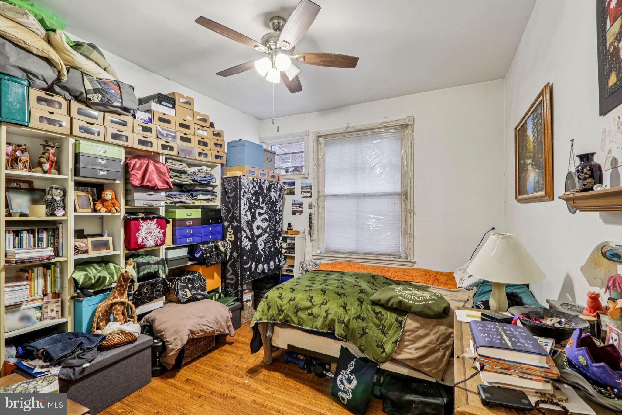 UNIVERSITY CITY - Residential Income