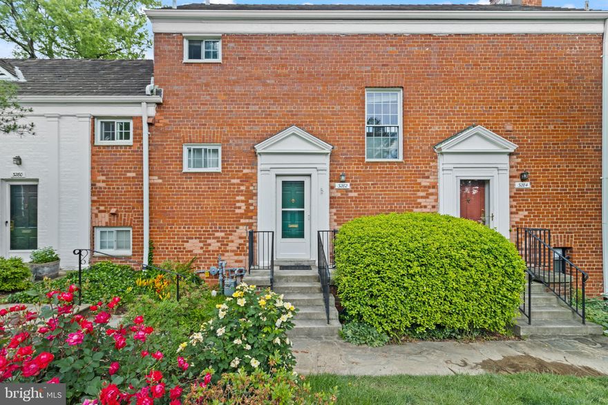 Welcome to 3282 Martha Custis Dr, a beautifully updated 1-bedroom, 1-bath apartment located in the sought-after Parkfairfax community of Alexandria. This charming home features an updated kitchen and bathroom, along with spacious living and dining areas filled with natural light. Enjoy access to three swimming pools, fitness center, car wash station, bike rack storage, and common laundry facilities for added convenience.
Unassigned parking and ample street parking are available. Located just minutes from I-395, Route 7, Shirlington Village, and public transit, commuting to DC, the Pentagon, and Amazon HQ2 is a breeze. Enjoy nearby shopping, dining, trails, and parks in a vibrant, tree-lined community.